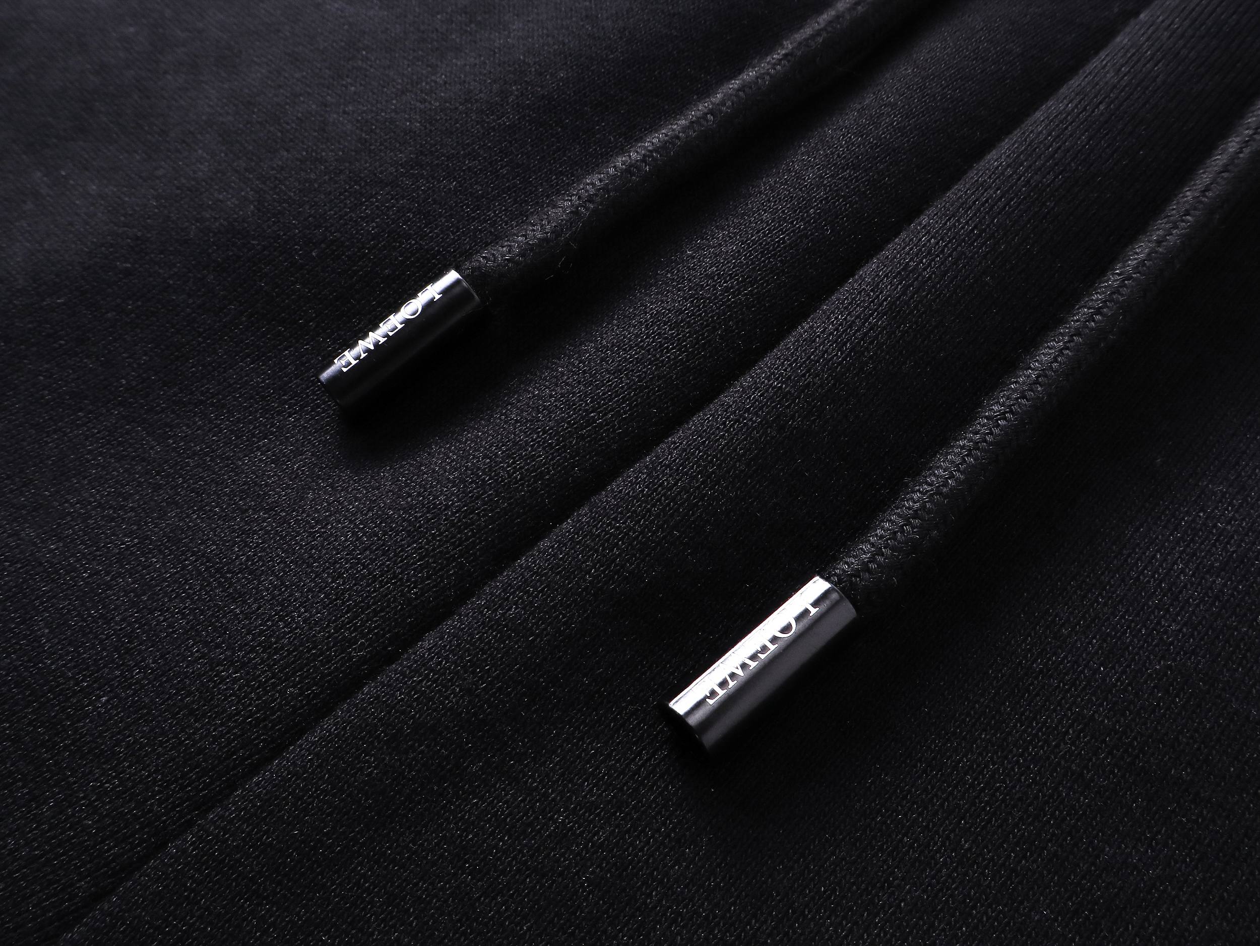 Loewe/罗意威 半刺绣暗纹皮标短裤