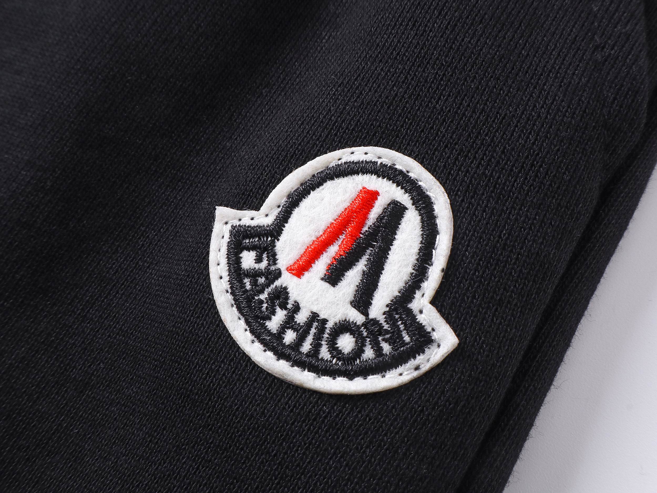 Moncler/蒙口 25ss 贴布彩标短裤 黑 白