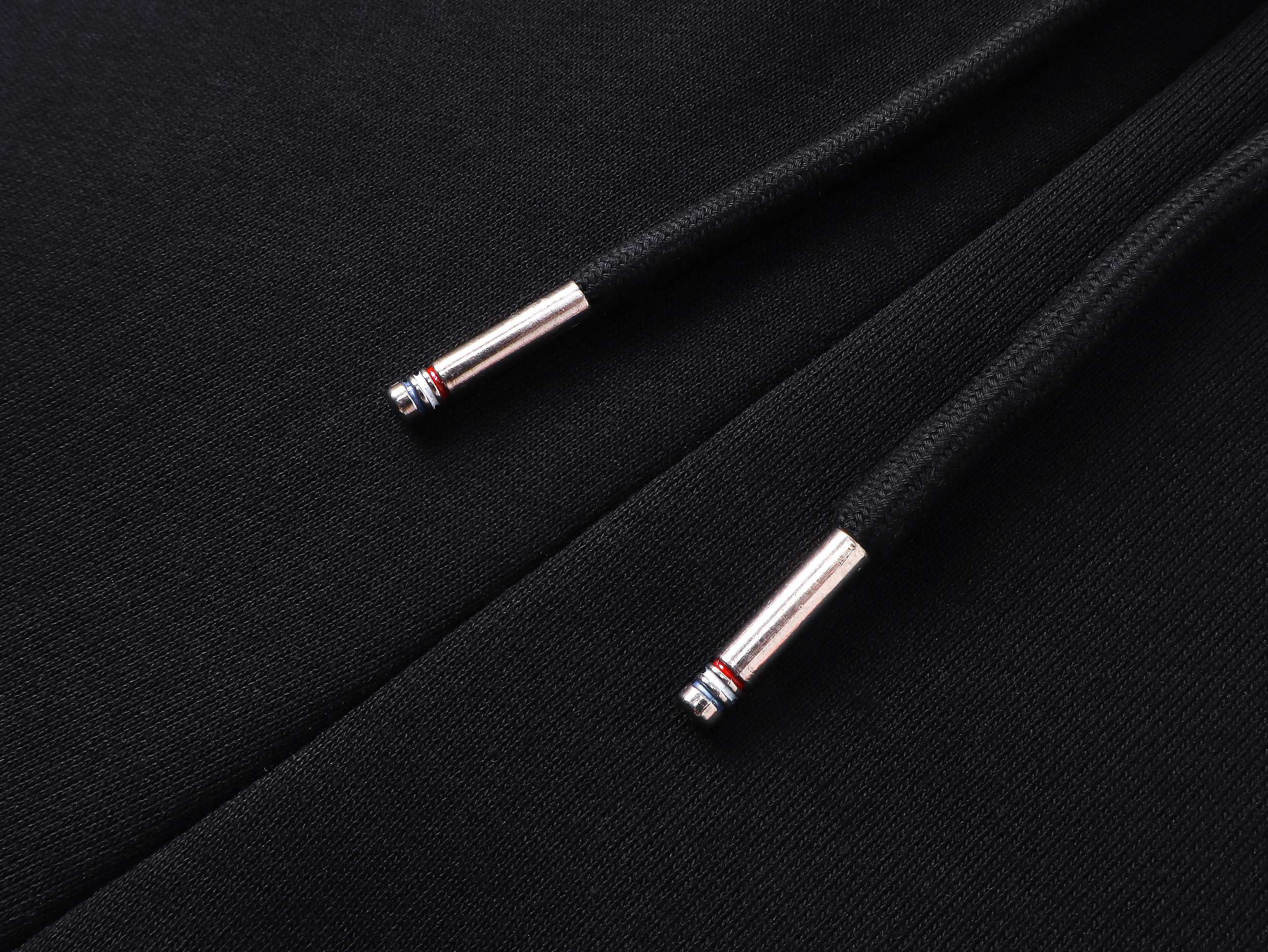 Moncler/蒙口 25ss 贴布彩标短裤 黑 白