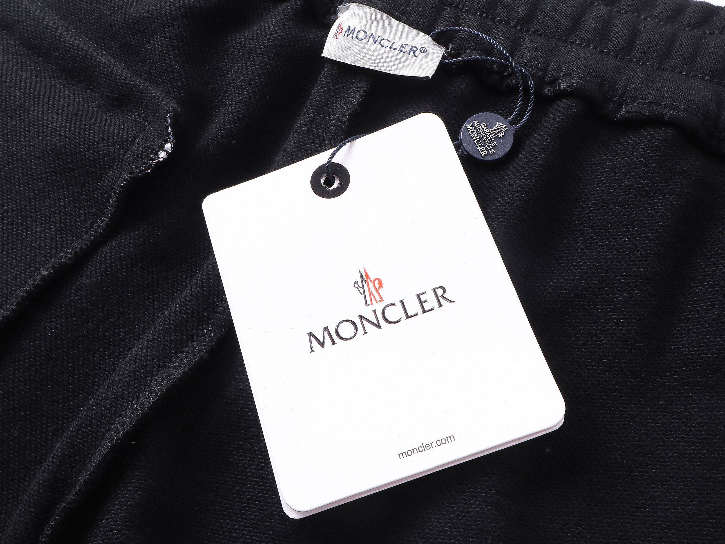 Moncler/蒙口 25ss 贴布彩标短裤 黑 白