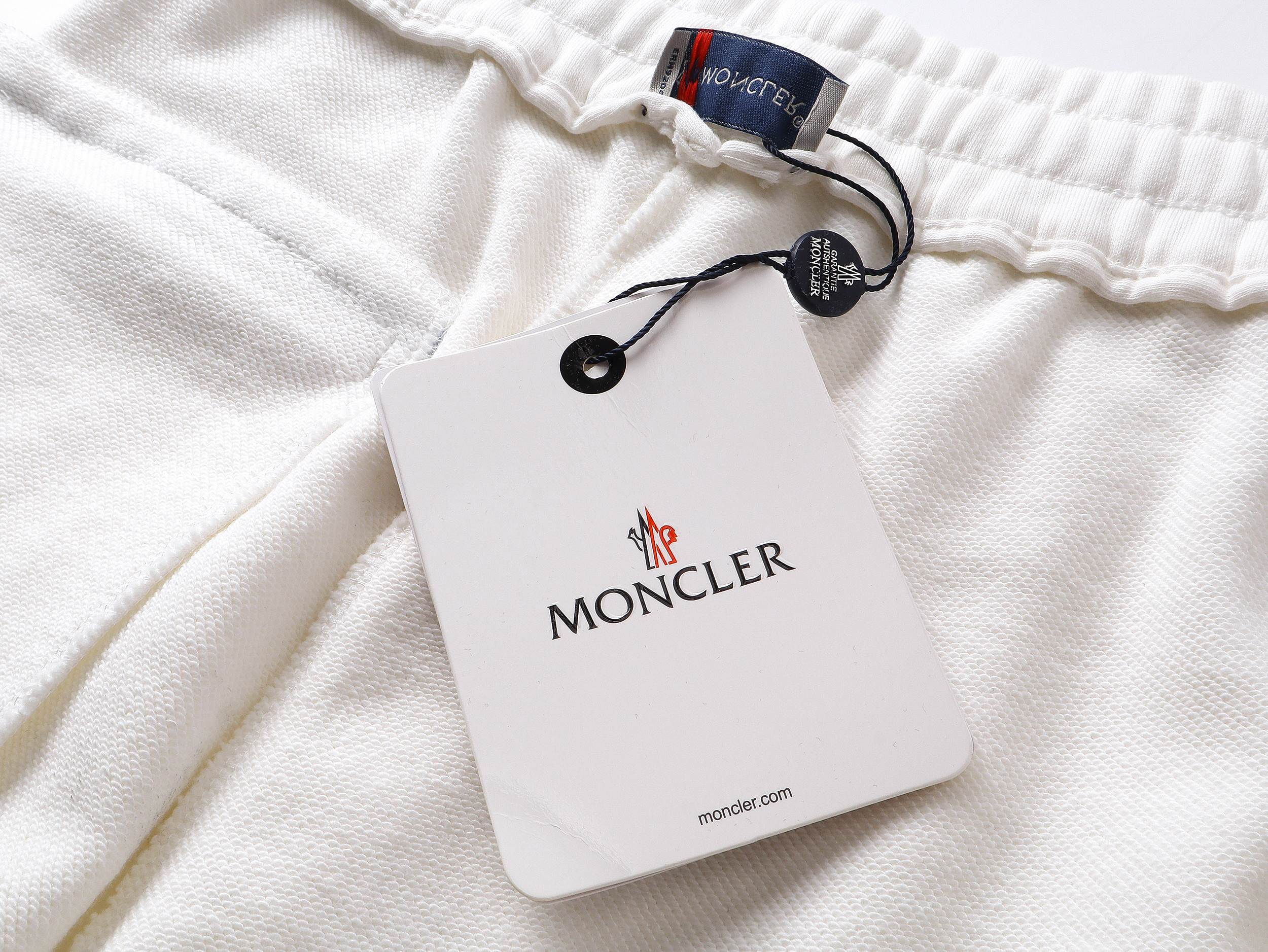 Moncler/蒙口 后彩条口袋徽章短裤