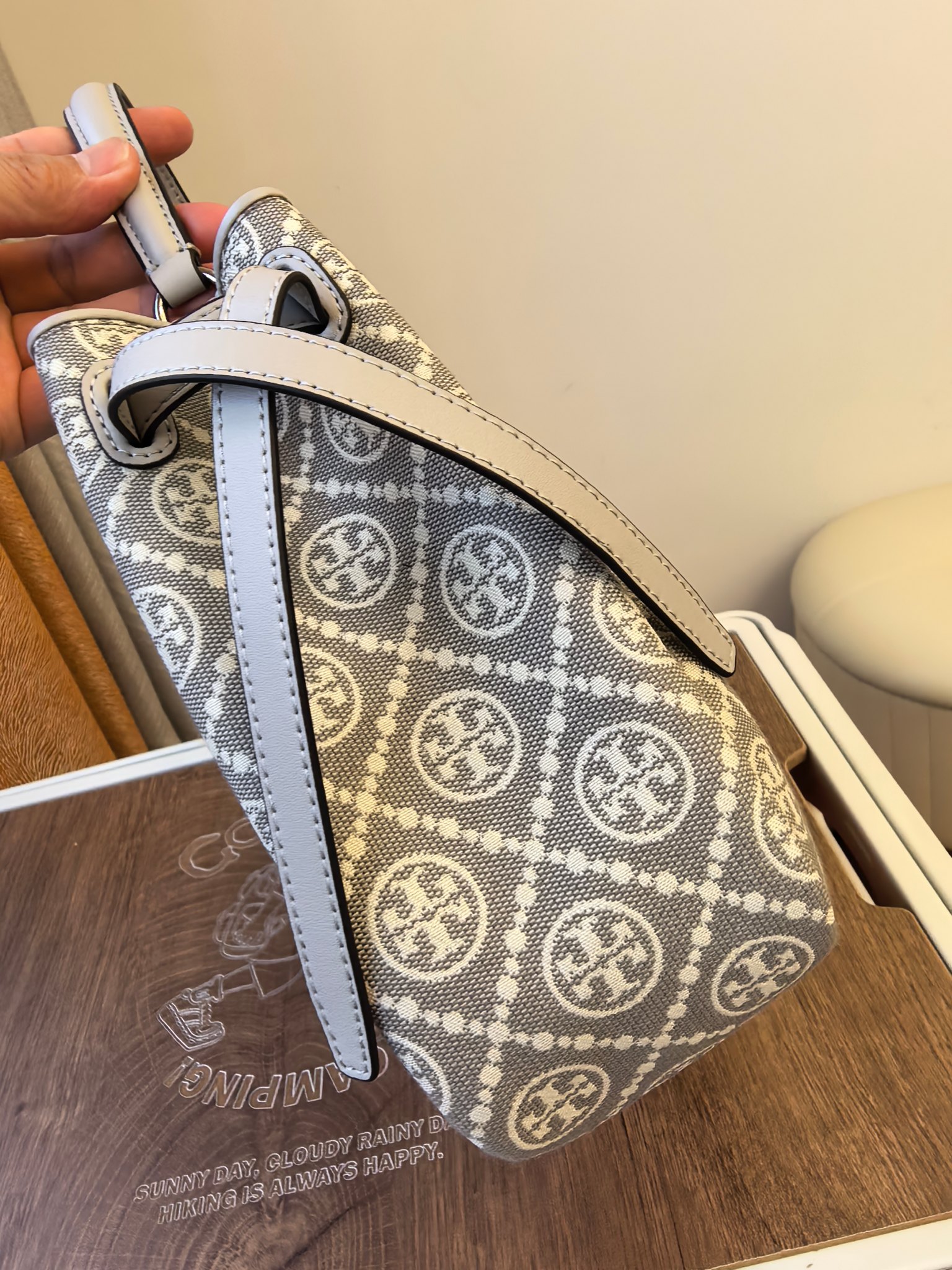 Tory Burch ～Toryburch全新抽绳购物托特包