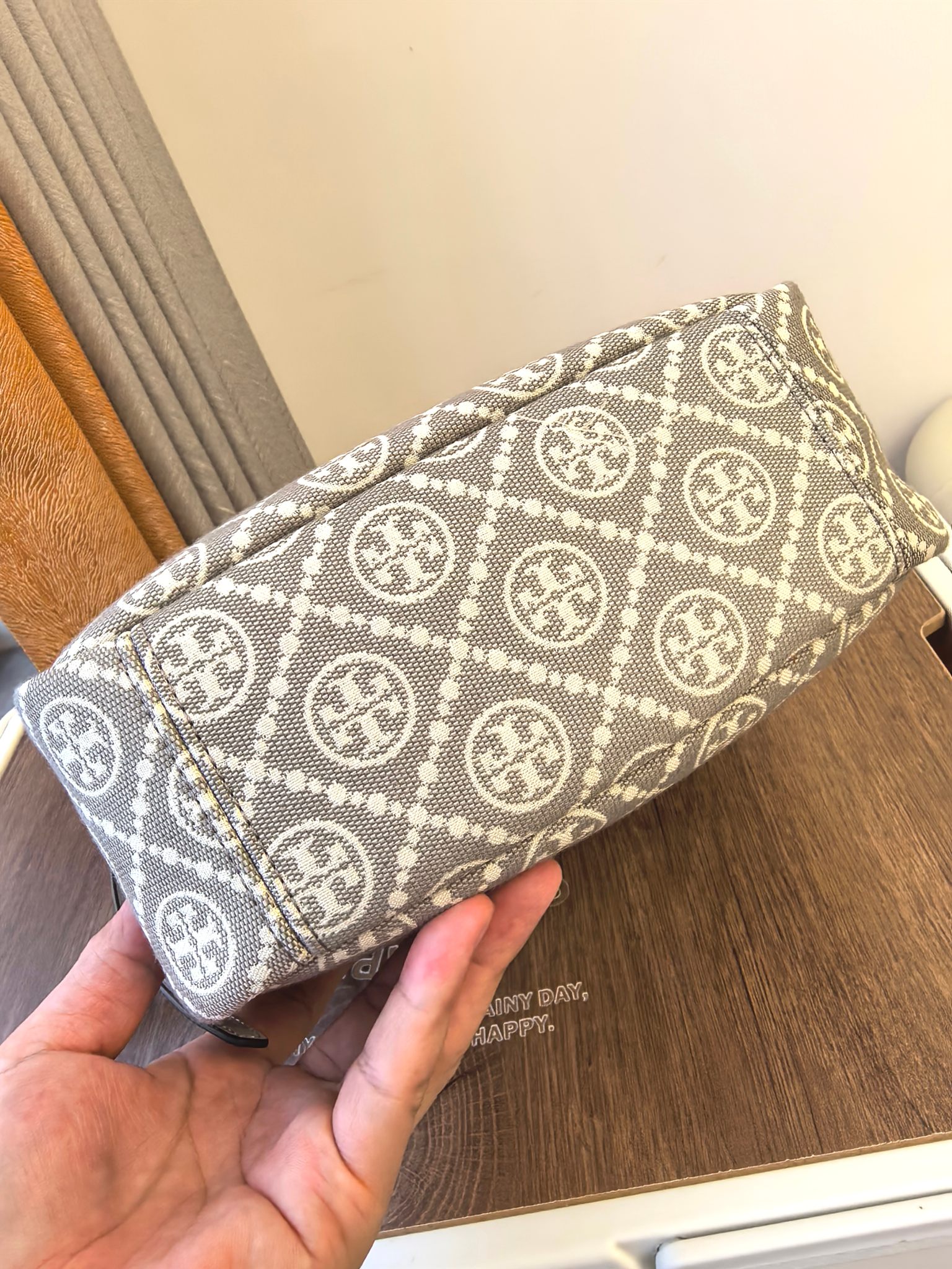 Tory Burch ～Toryburch全新抽绳购物托特包