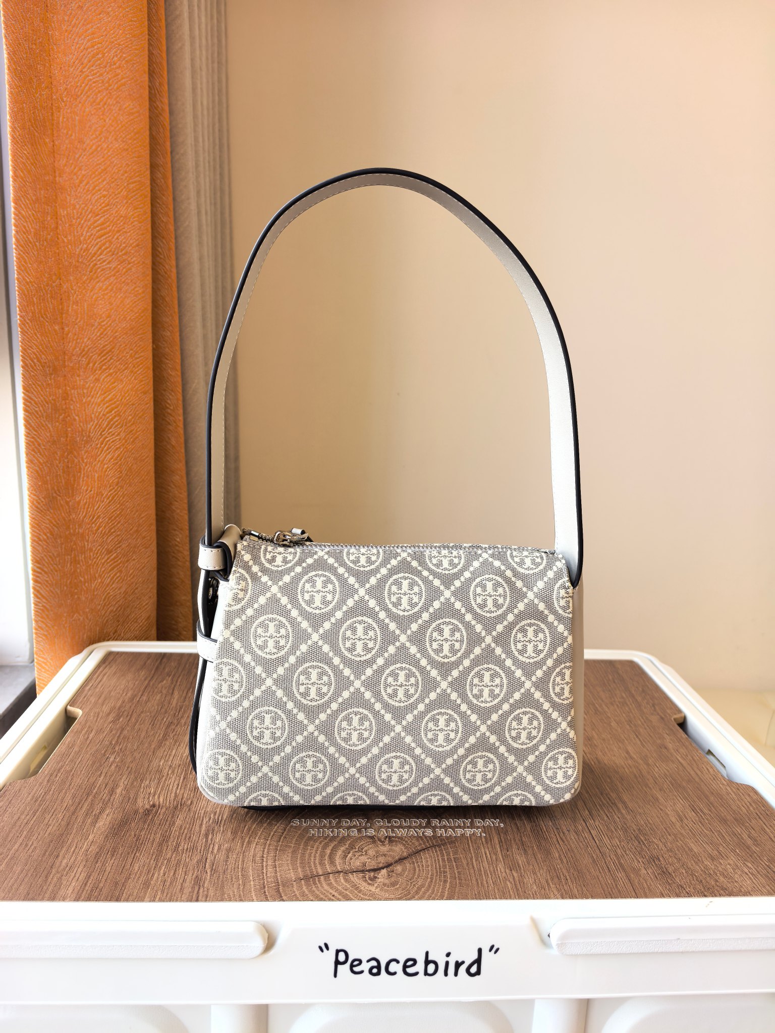 Tory Burch ～ 编号907款单肩手提包 海军蓝老花配皮