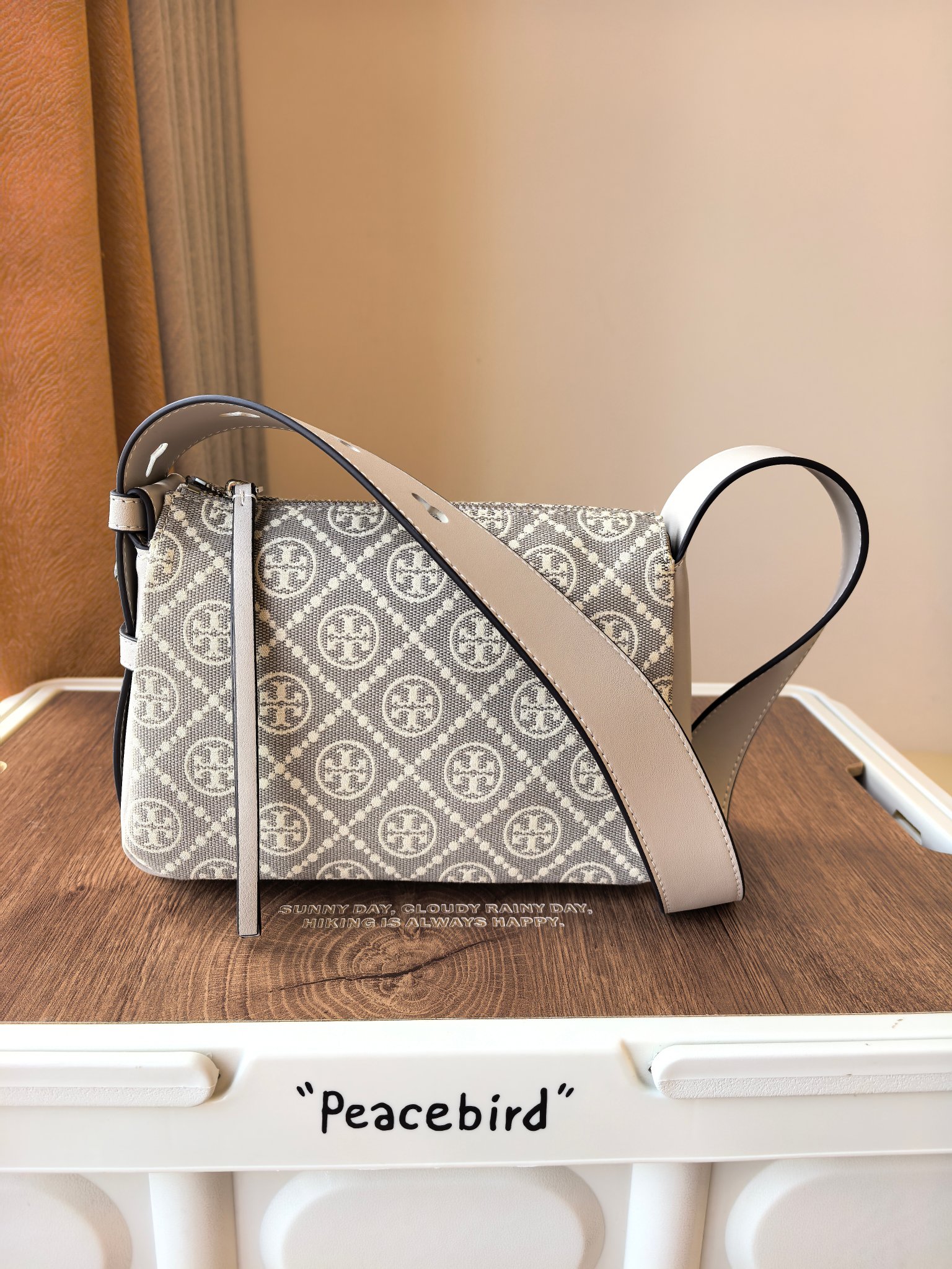 Tory Burch ～ 编号907款单肩手提包 海军蓝老花配皮