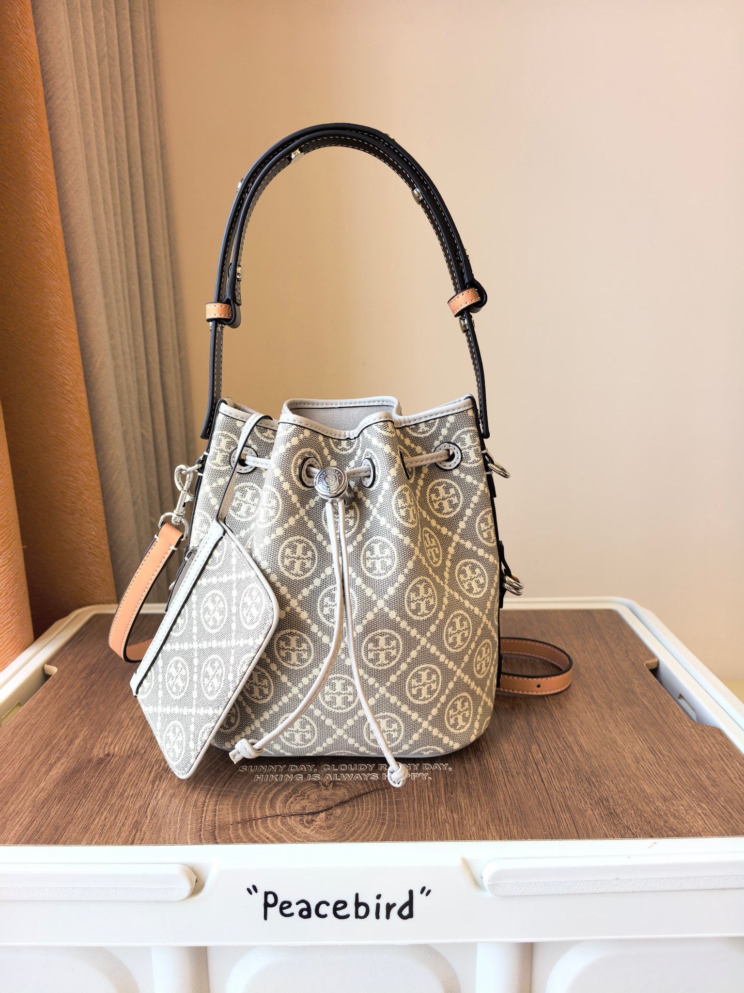 Tory Burch ToryBurch（新款1615A）老花水桶包 TMonogram图案 融合提花织物