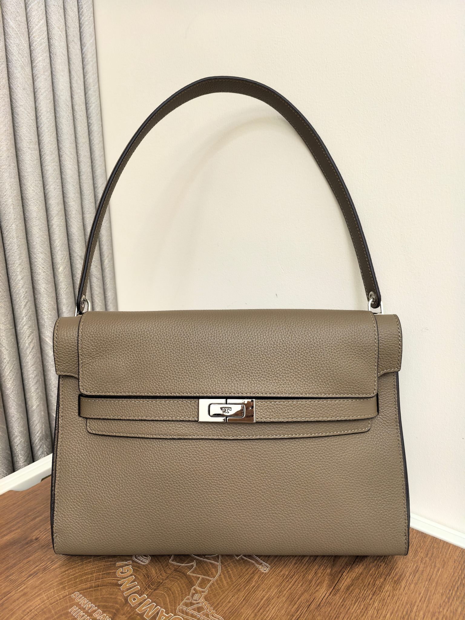 Tory Burch ～Tory Burch Lee系列肩背包