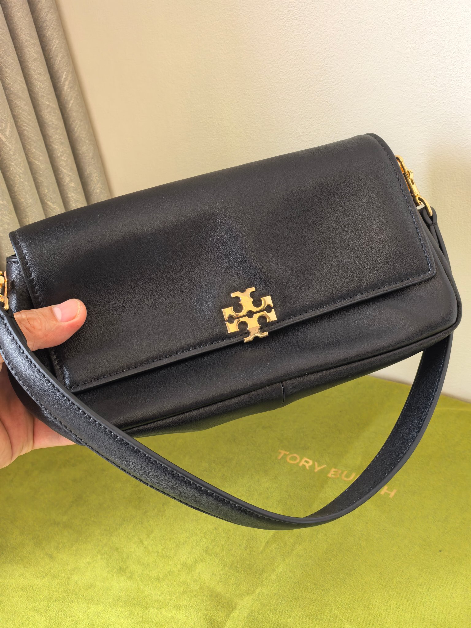 Tory Burch 1515 小号 Charlie 肩背包