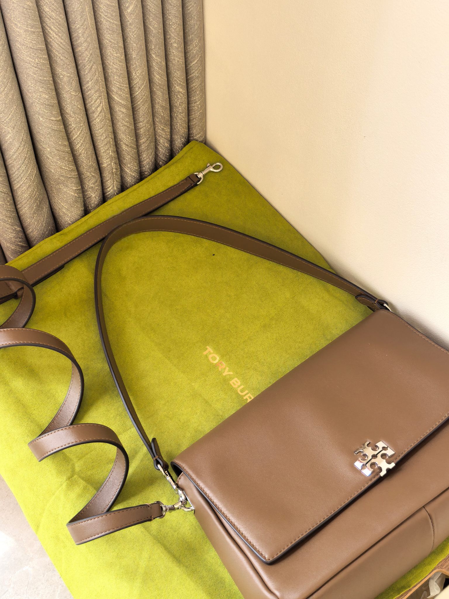 Tory Burch 1514 中号 ToryBurch Charlie 肩背包