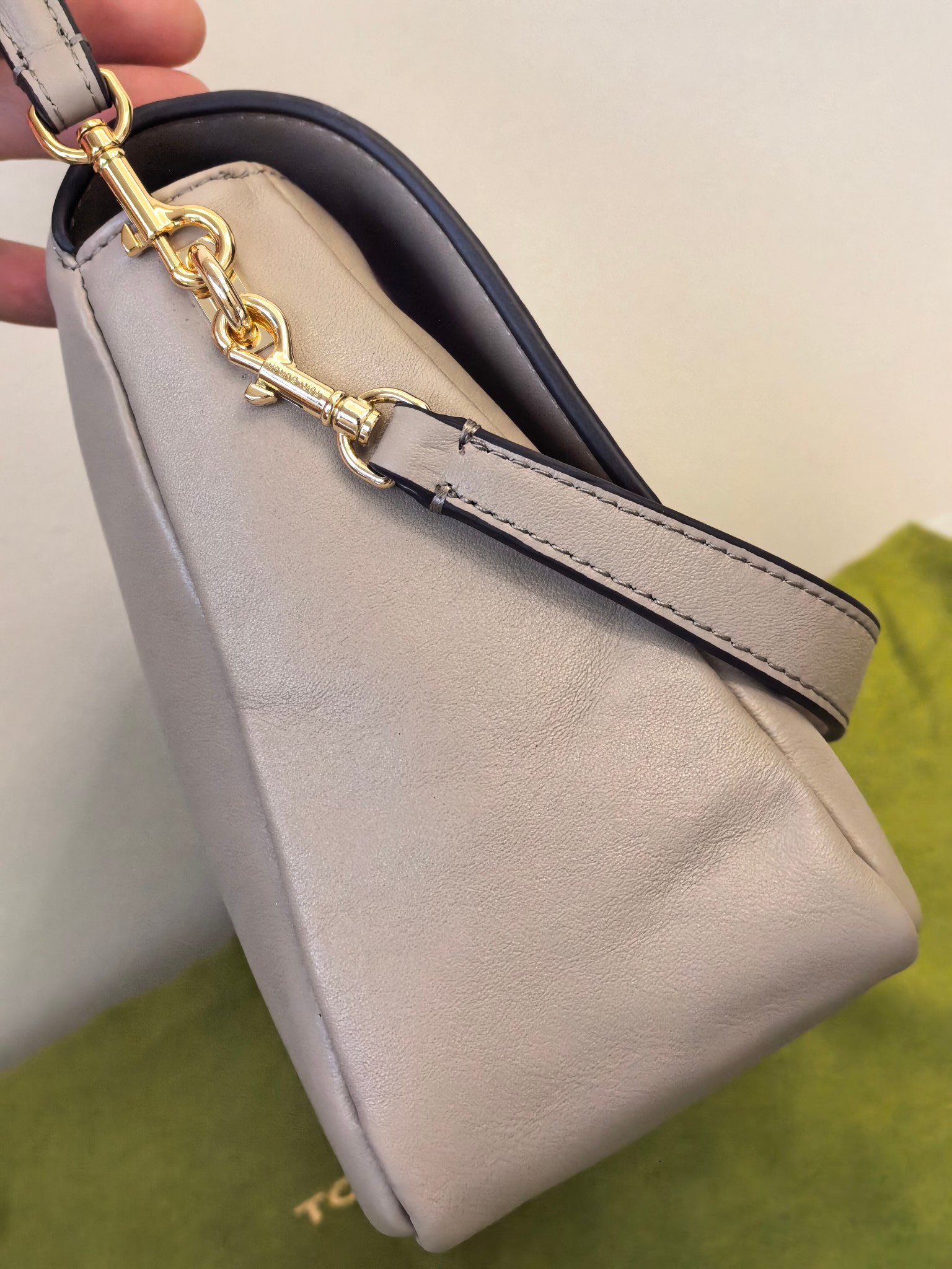 Tory Burch 1514 中号 ToryBurch Charlie 肩背包