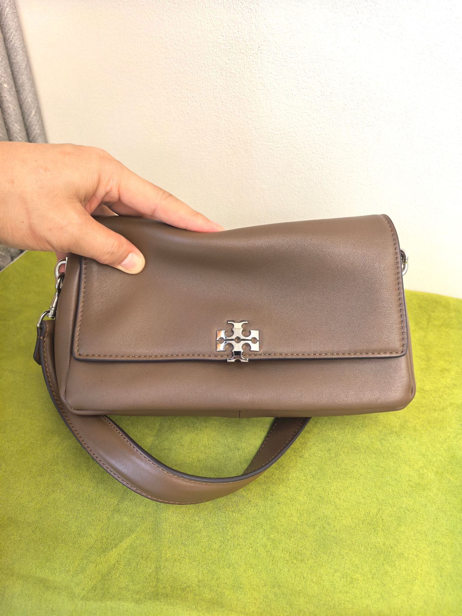 Tory Burch 1515 小号 Charlie 肩背包