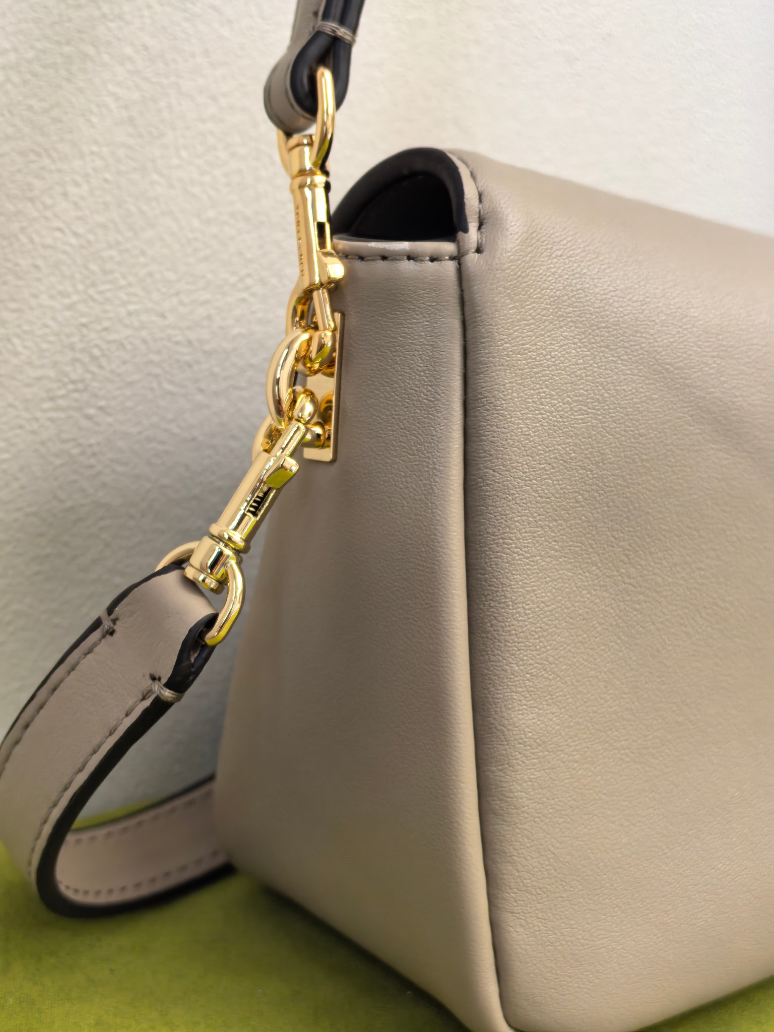Tory Burch 1515 小号 Charlie 肩背包