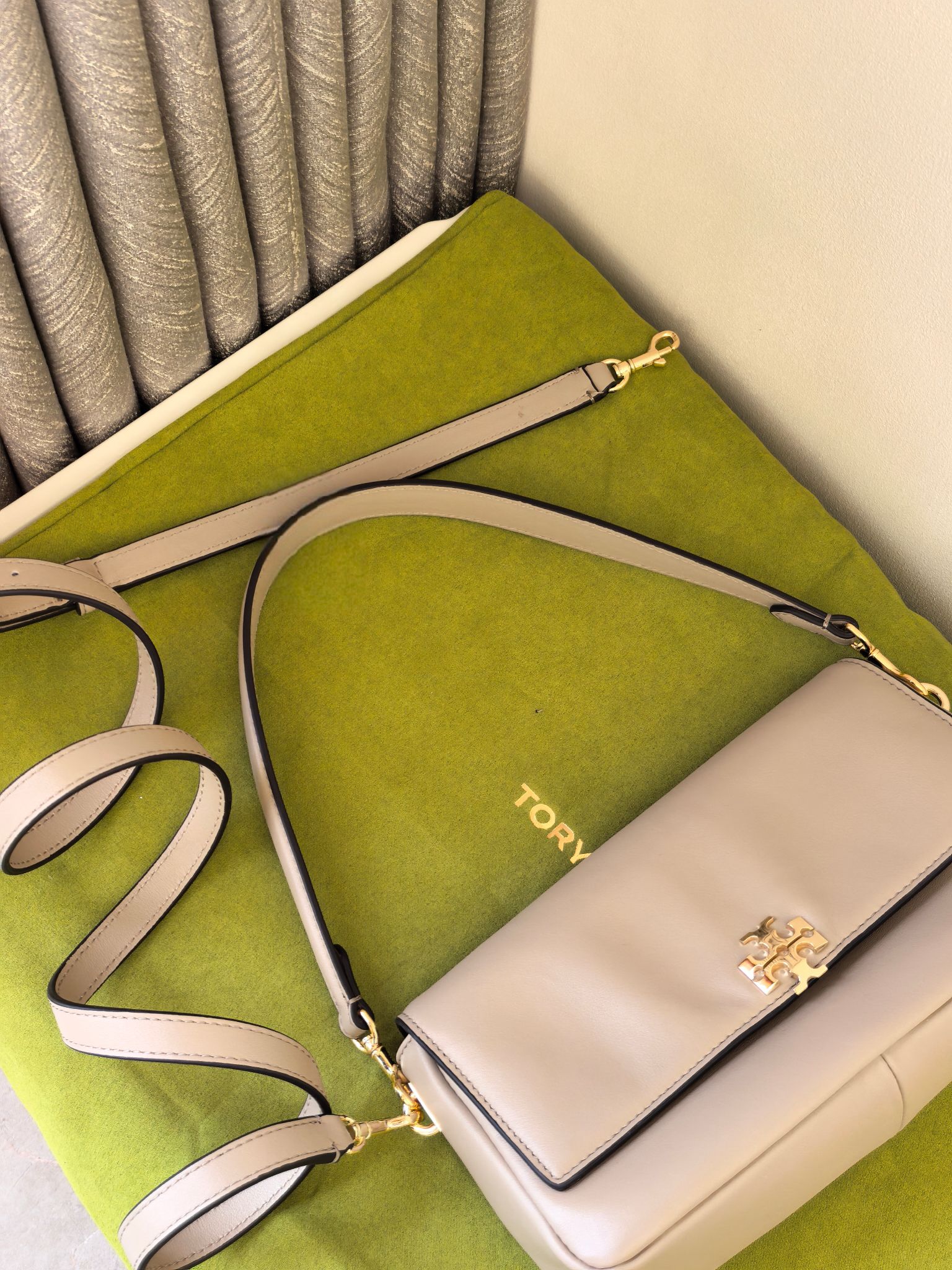 Tory Burch 1515 小号 Charlie 肩背包