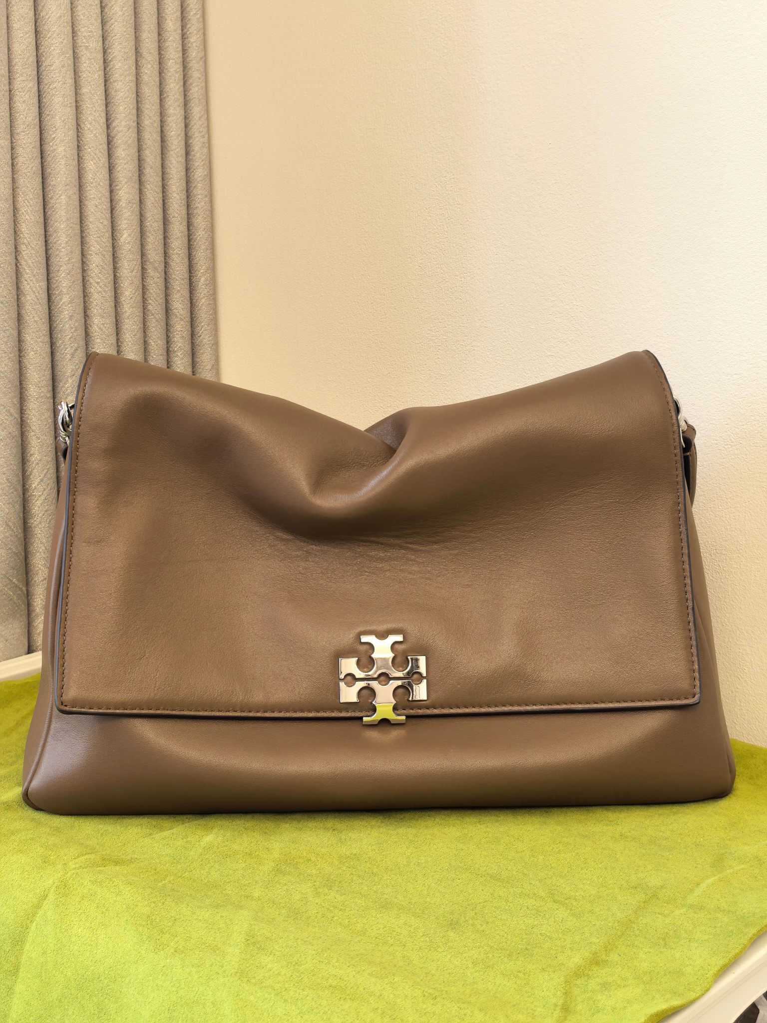 Tory Burch 1513 大号 ToryBurch Charlie 肩背包