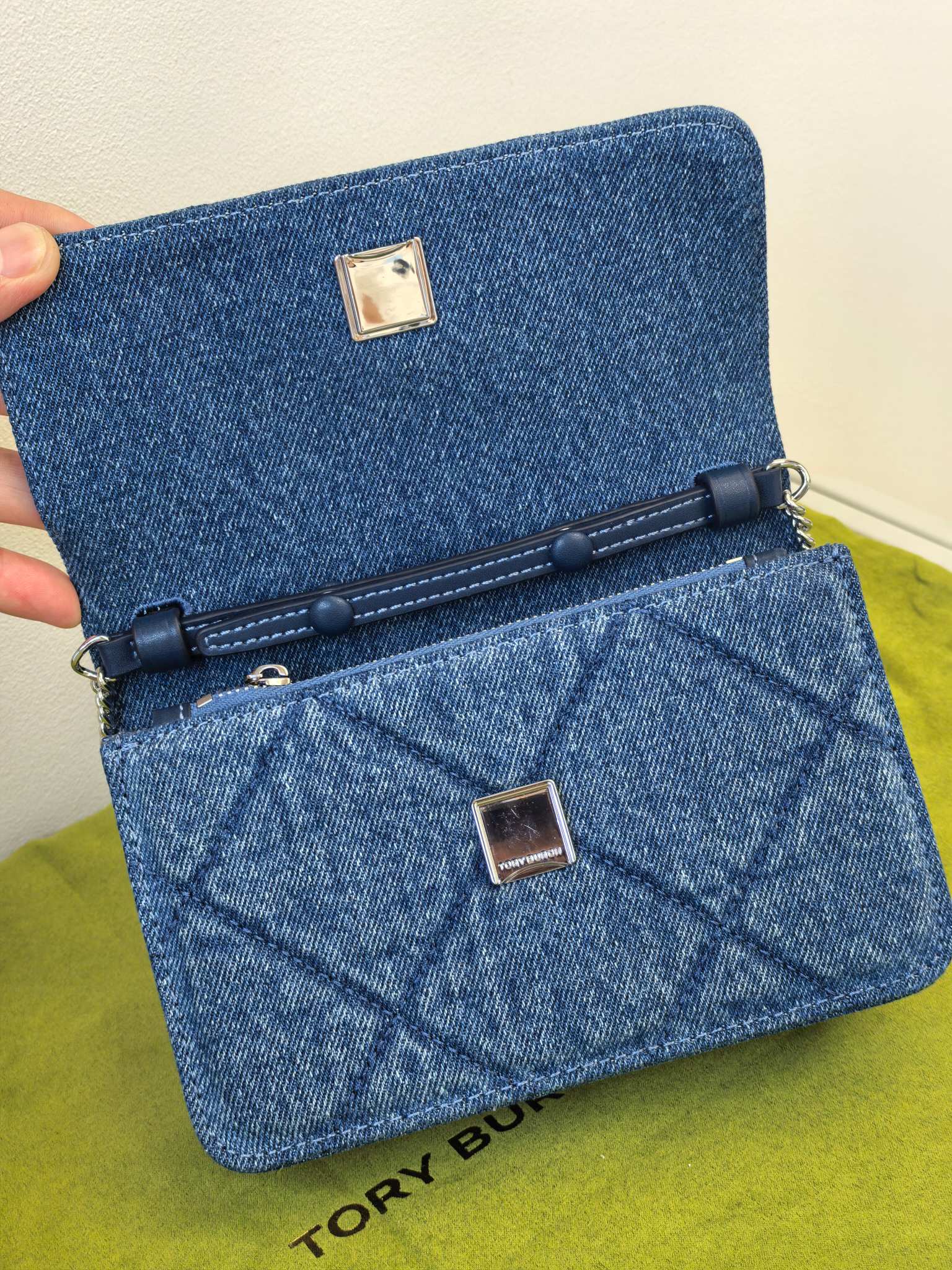 Tory Burch 编号516TB 早春第一只小香风牛仔包 可甜盐 TORY BURCH 这季的牛仔 Fleming 也太懂春天了吧