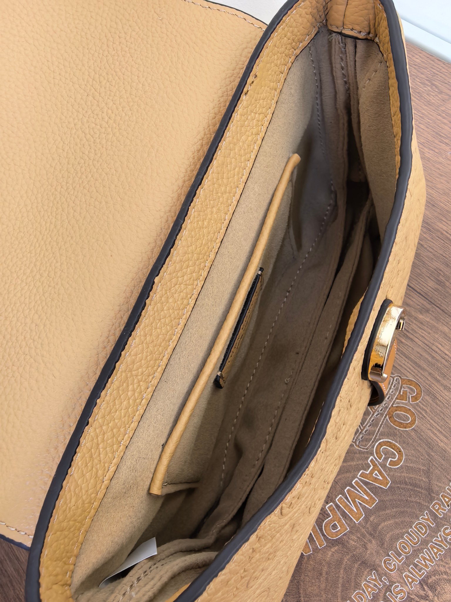 Tory Burch 编号1627TORY BURCH新款马鞍包+双色百搭，马年必入