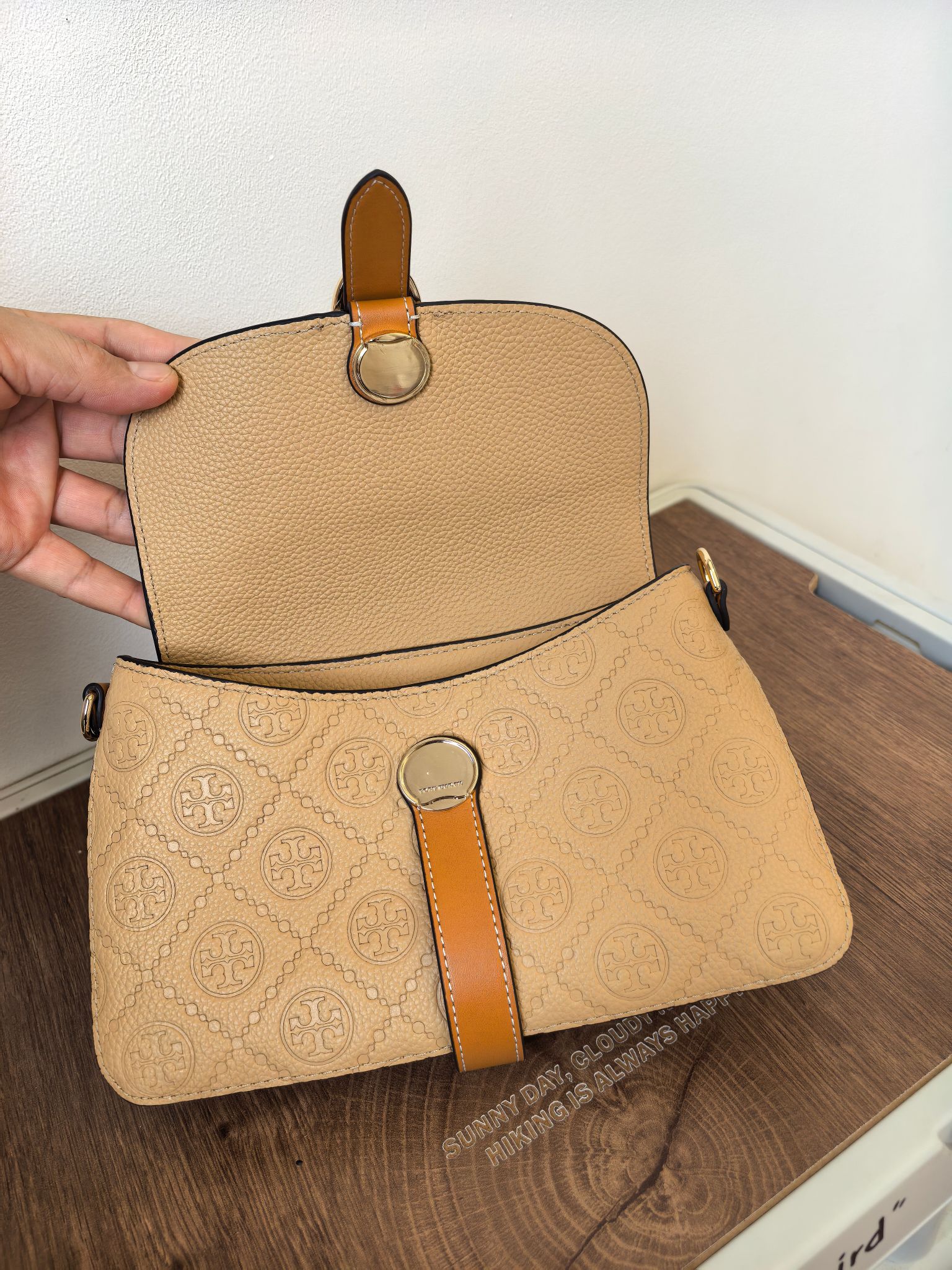 Tory Burch 编号1627TORY BURCH新款马鞍包+双色百搭，马年必入
