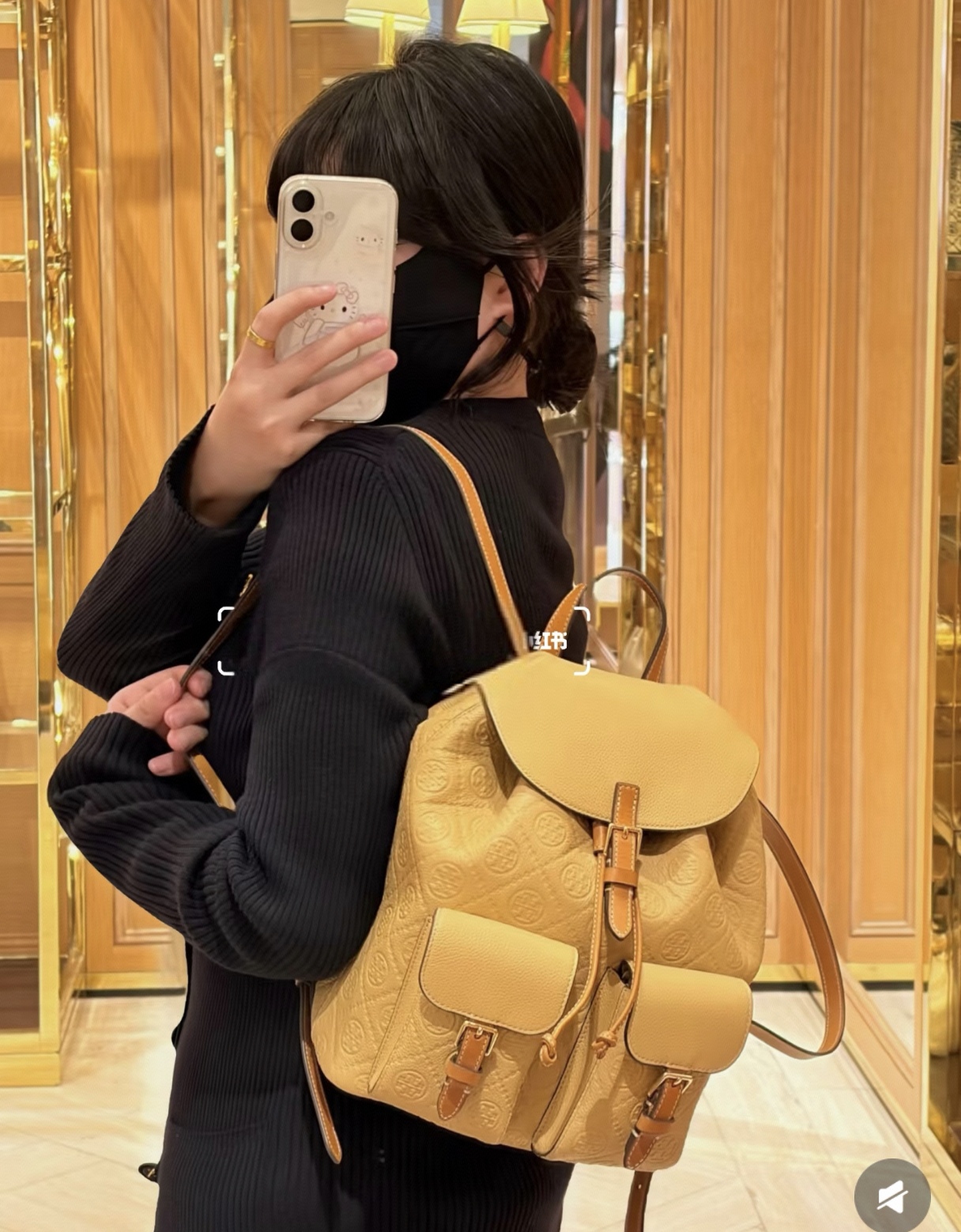 Tory Burch 编号705 这两只双肩包我真的选不出来 一个温柔优雅，一个