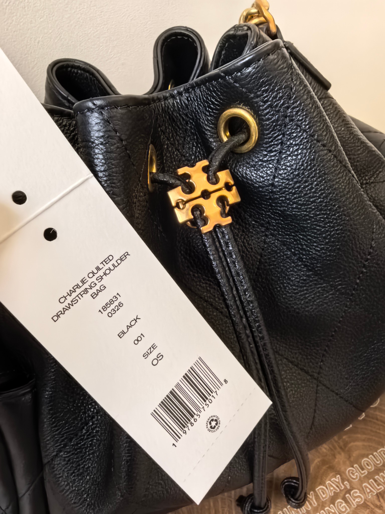 Tory Burch 编号1517小号黑金永不过时｜梦中情包被这只TB水桶包狠狠拿捏了 黑菱格+做旧金链条，自带贵气滤镜