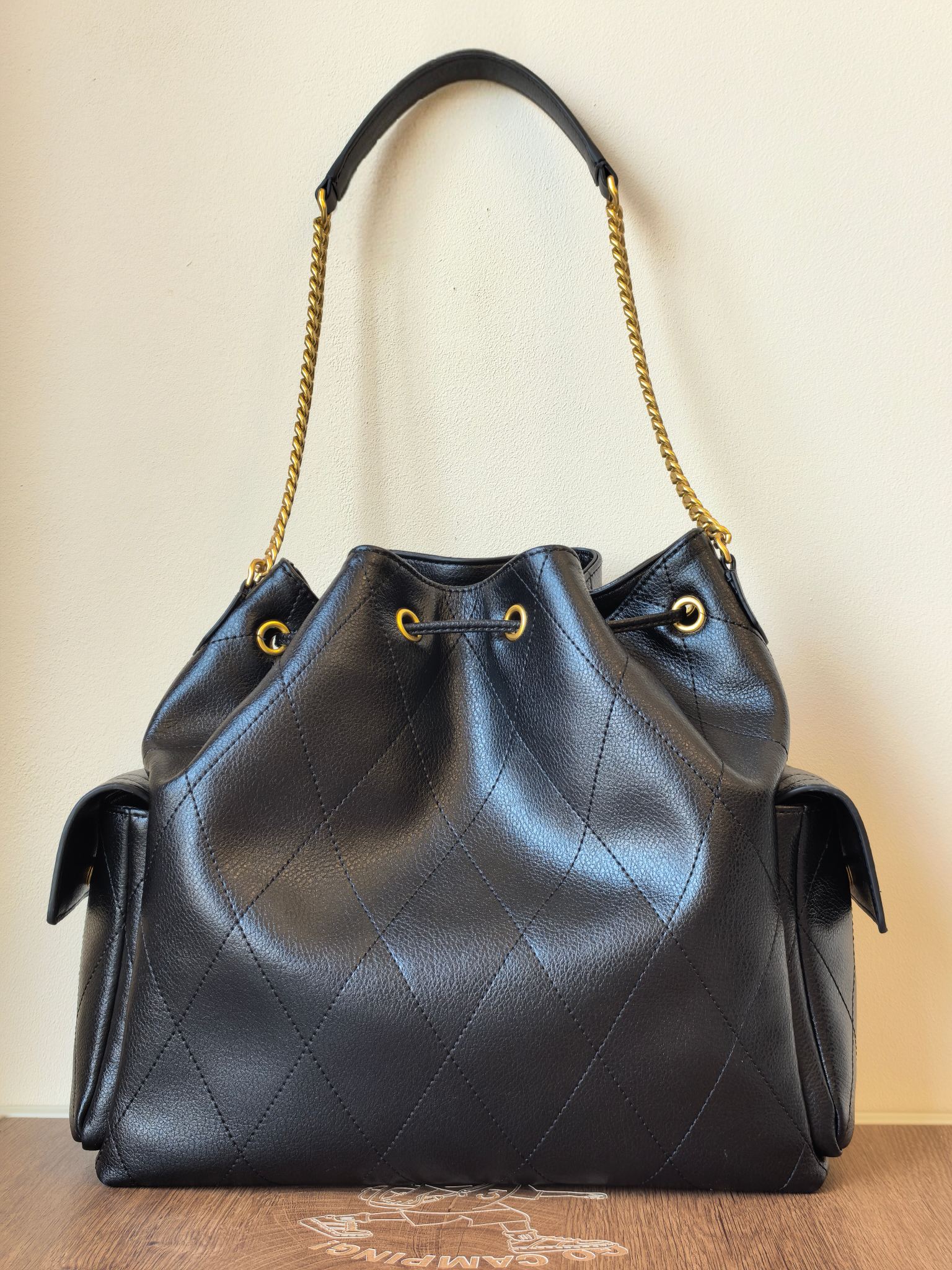 Tory Burch ToryBurch CHARLIE 大号绗缝抽绳肩背包