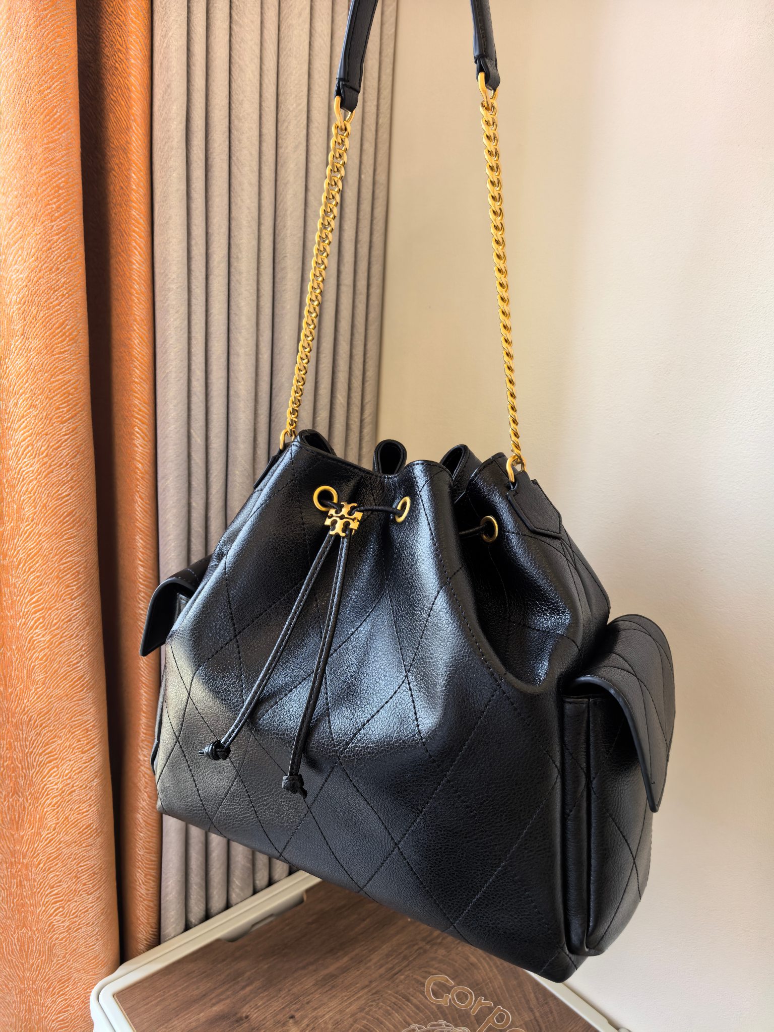 Tory Burch ToryBurch CHARLIE 大号绗缝抽绳肩背包