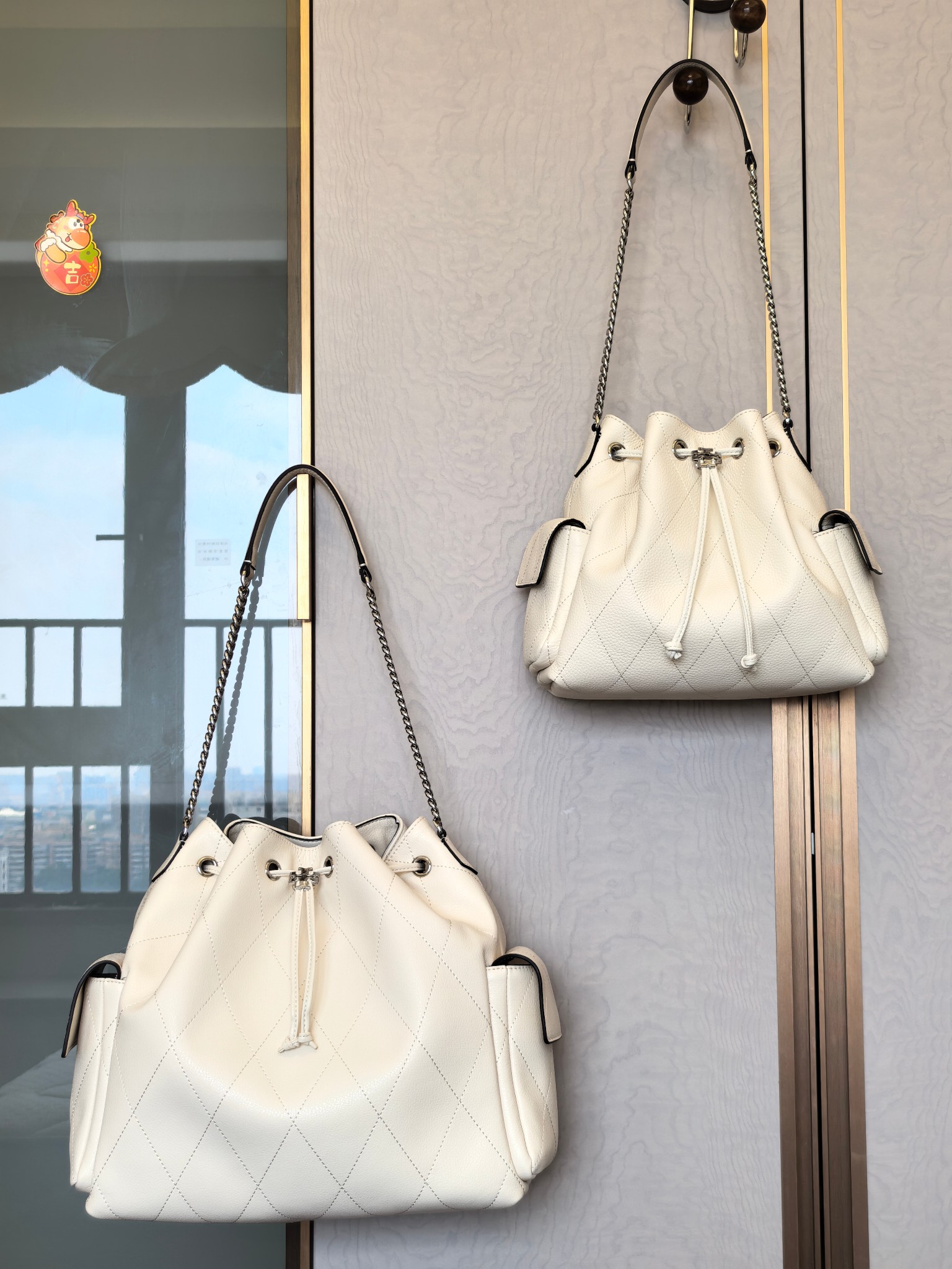 Tory Burch 1517小号TB汤丽柏琦Charlie奶油白大小号淡奶油色 跟个小蛋糕 刚到货有行程就Q我吧谢谢啦