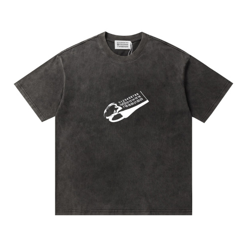 Maison Margiela Men's Distressed Logo Graphic Print Short Sleeve T-Shirt 1 Maison Margiela Men’s Distressed Logo Graphic Print Short Sleeve T-Shirt
