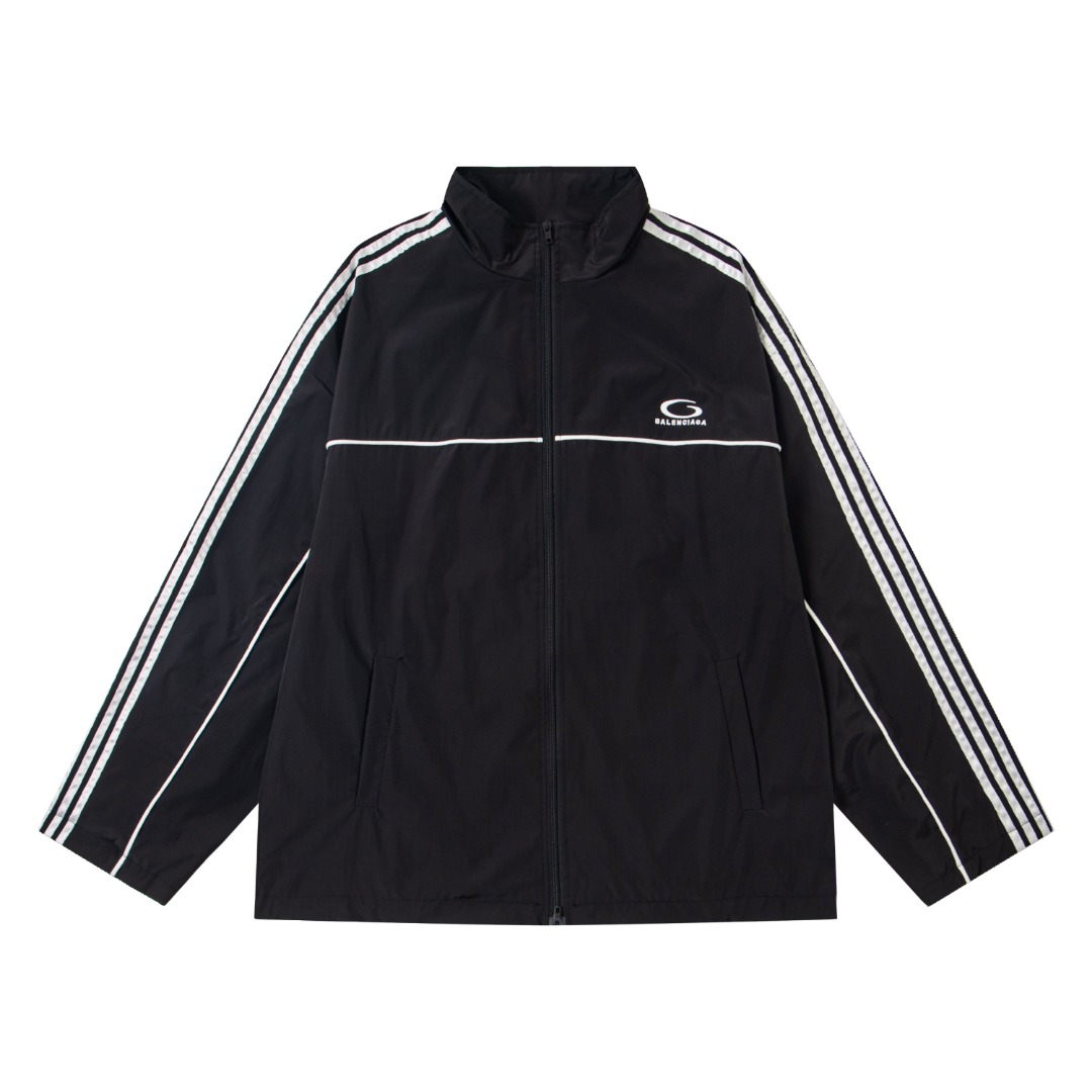 P185 巴黎世家/ BALENCIAGA 25fw LARGE TRACKSUIT JACKET IN BLACK 2025 秋冬新款五道杠拉条Loop sports icon刺绣休闲运动夹克外套冲锋衣外套 前后副loop sports…