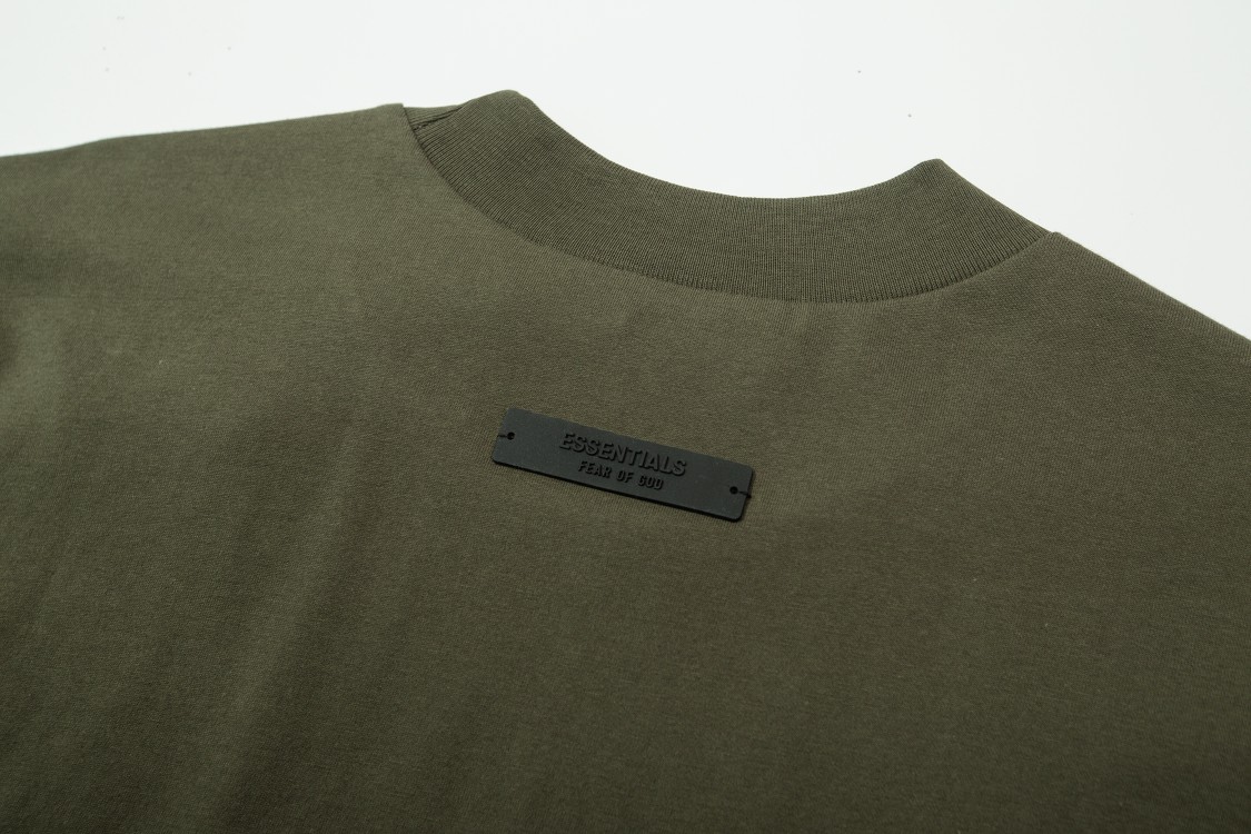 FEAR OF GOD ESSENTIALS T恤服装 9