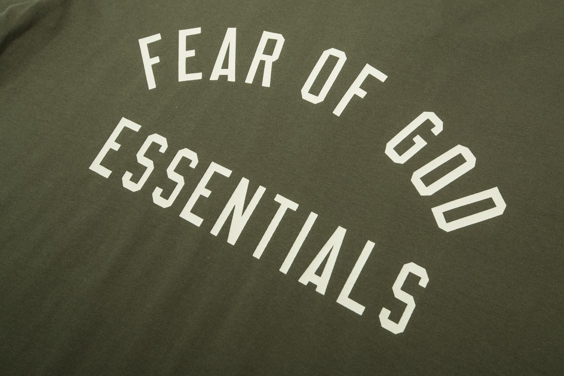 FEAR OF GOD ESSENTIALS T恤服装 8