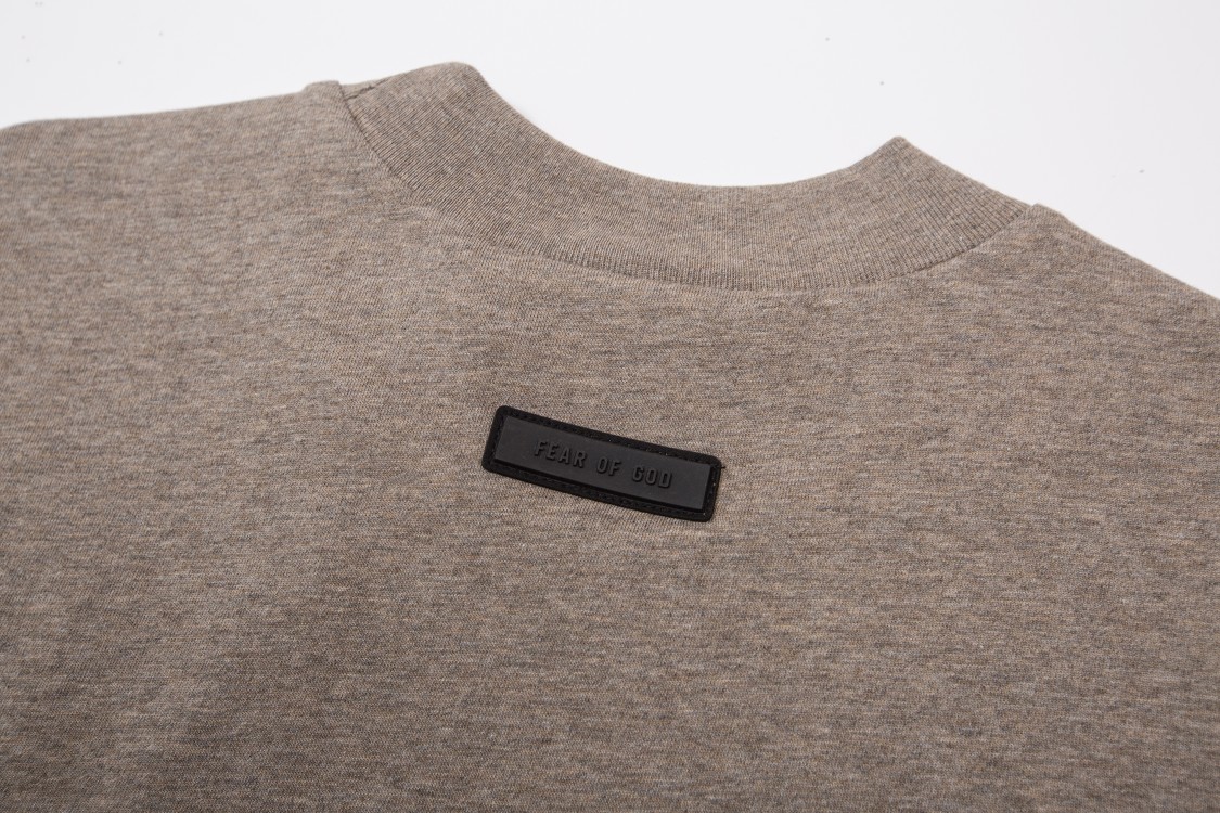 FEAR OF GOD ESSENTIALS T恤服装 9