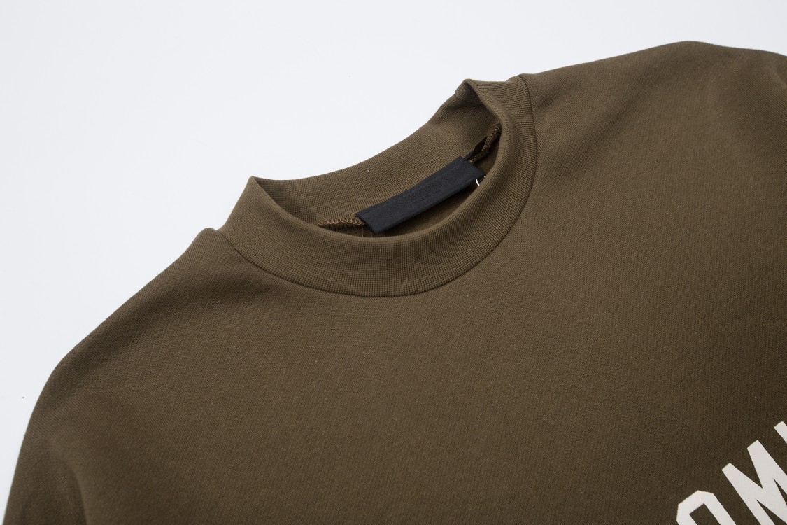 “FEAR OF GOD Homecoming Collection: Fog School Winds Collar Apparel in Various Colors” - 图片 7
