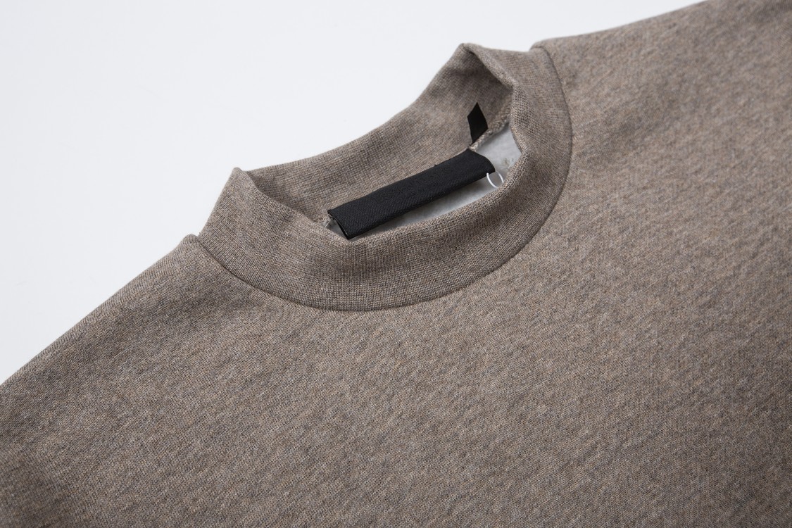 Fear of God Essentials: Red, Blue, Dark Fog & Ashes Folded-In-Close Section. - 图片 6