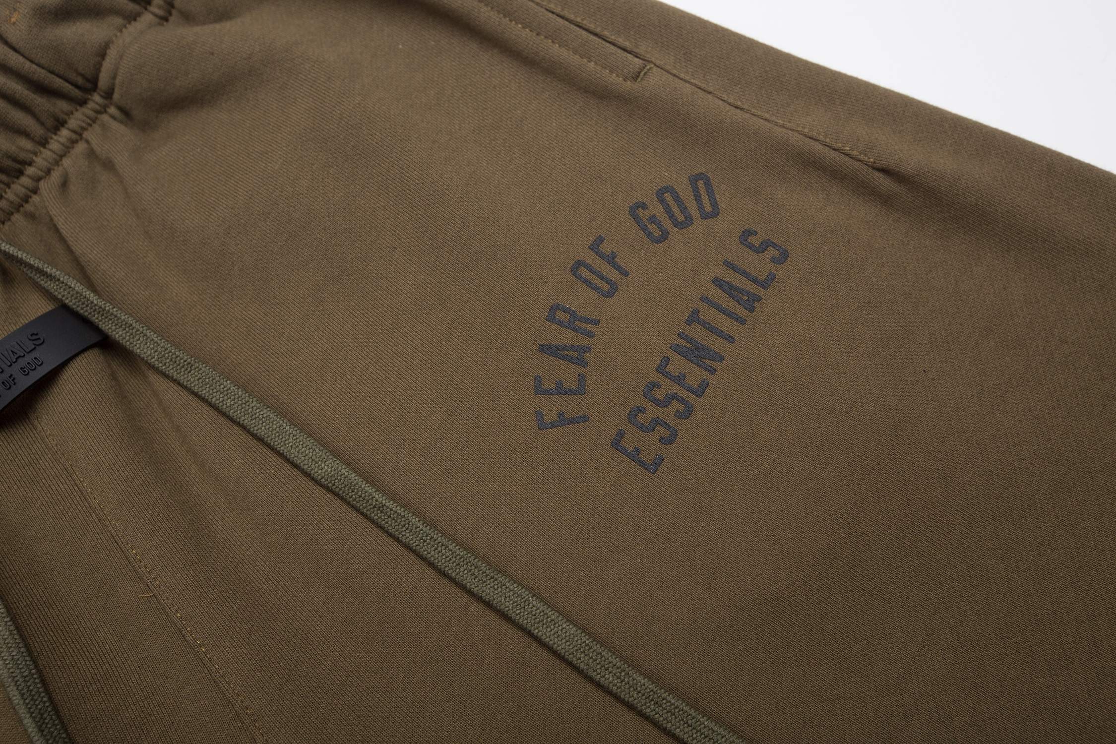 Fear of God Essentials Fall24 短裤毛圈卫裤服装 9