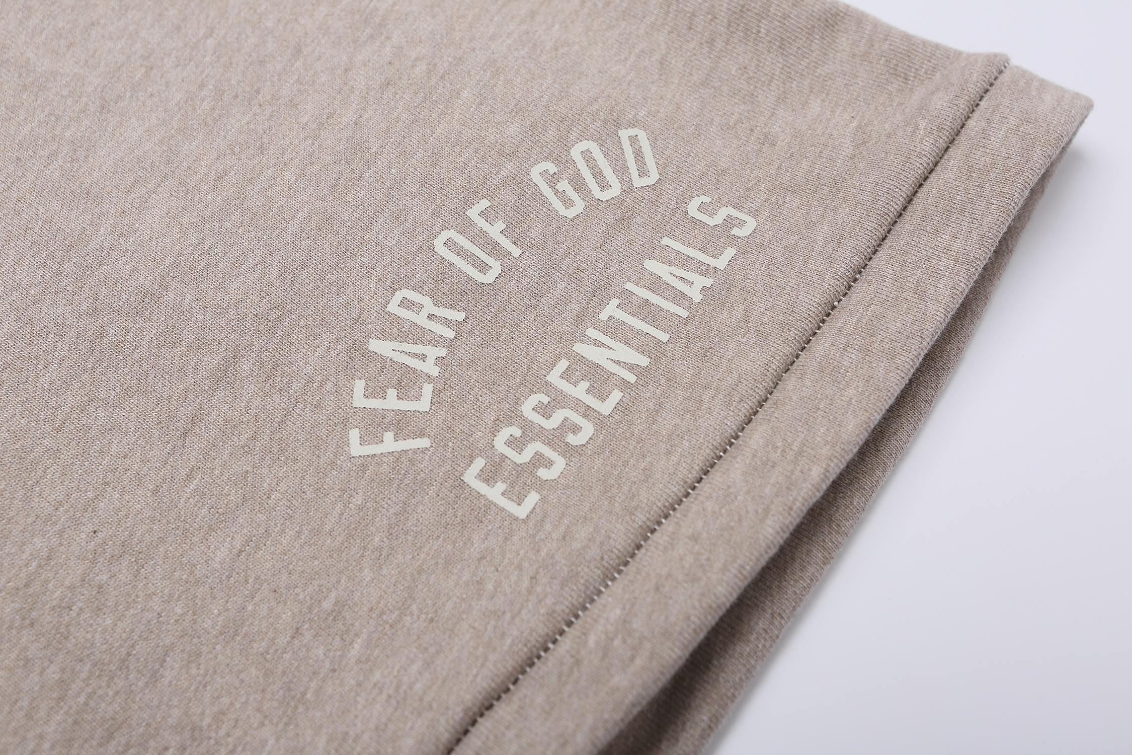 FEAR OF GOD ESSENTIALS 运动短裤服装 9