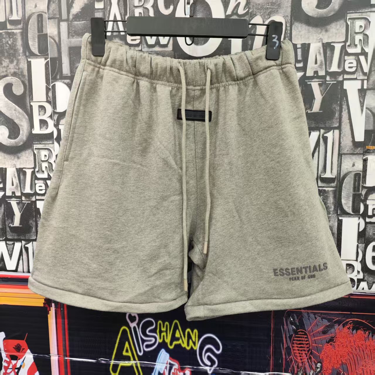 FEAR OF GOD ESSENTIALS 短裤服装 2