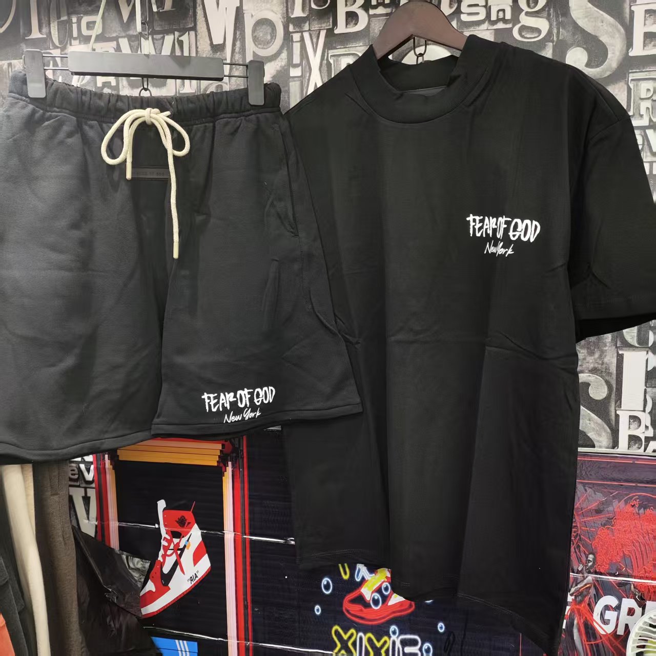 FEAR OF GOD ESSENTIALS 短裤服装 9