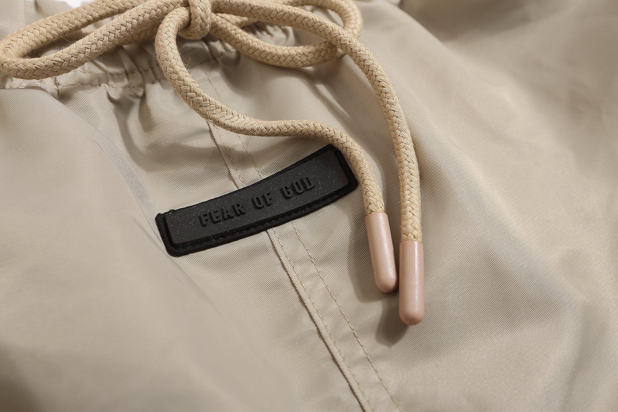 “Fear of God Essentials High Street Pants in Various Colors and Sizes” - 图片 7