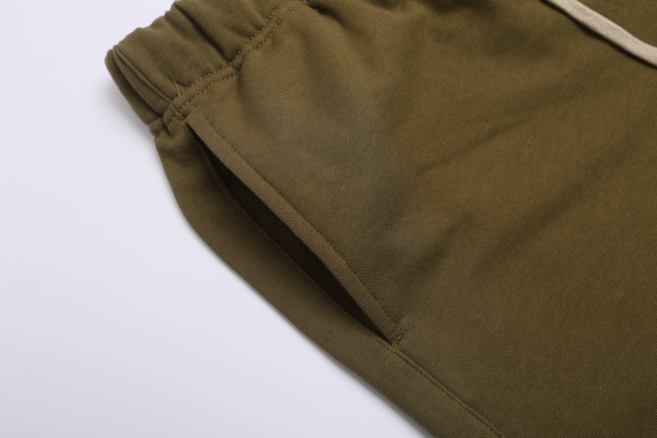 Fear of God Essentials: New Collection with Cranium, Red, Amber, Olive Green Colors. Sizes S-XL. - 图片 9