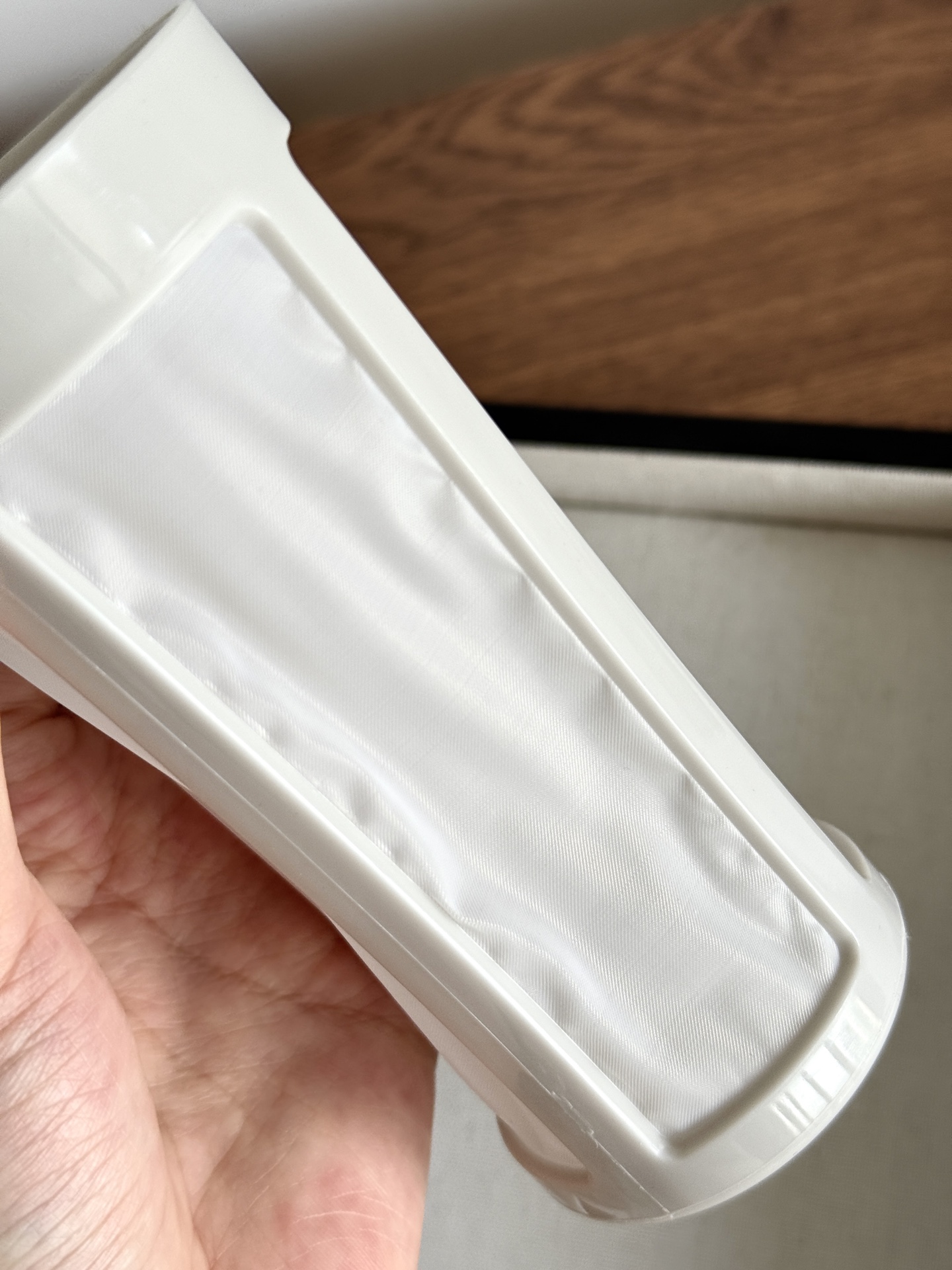 NO:850893,Key core extraction filter cloth. The micron-grade non-woven filter is fine and does not leak powder. The taste of brewing is exactly the same as the cold brew sold in the store, smooth and without impurities. The suspended stand is fully soaked in powder, and the flavor release is much more mellow than ordinary flat-bottomed filters. Tea set      cup19860909重点核心萃取滤网布 微米级无纺布滤网细密不漏粉,泡出来的口感和店里卖的冷萃一模一样,顺滑无杂渣 悬空支架充分浸粉,风味释放比普通平底滤网醇厚一大截,茶具,accessory
