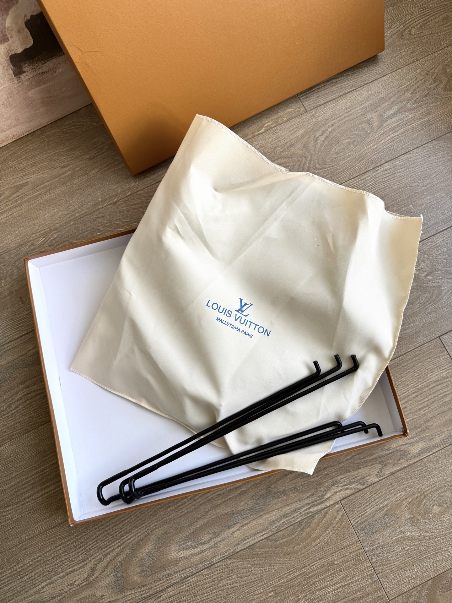 缪缪 Miu Miu 高定典藏高级成衣风衣外套及大衣服装 #2057A270 2