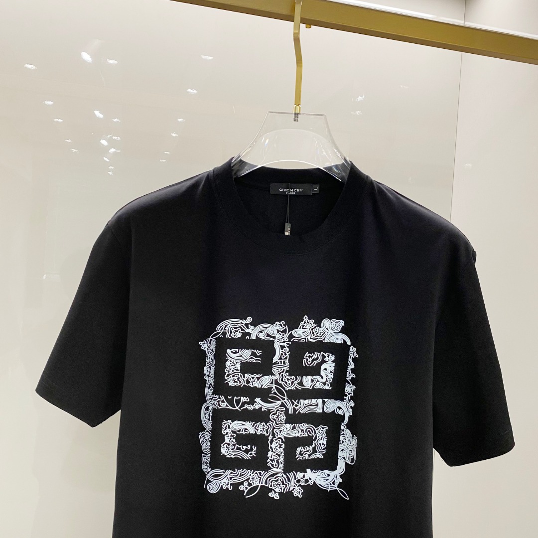 纪家单穿打底都是首选 高定面料 240克纯棉 2025春夏新品短袖🍃时尚经典圆领短袖👍🏻时尚单品设计，更