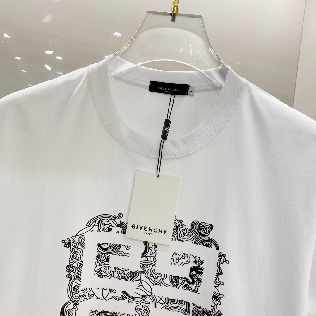 纪家单穿打底都是首选 高定面料 240克纯棉 2025春夏新品短袖🍃时尚经典圆领短袖👍🏻时尚单品设计，更
