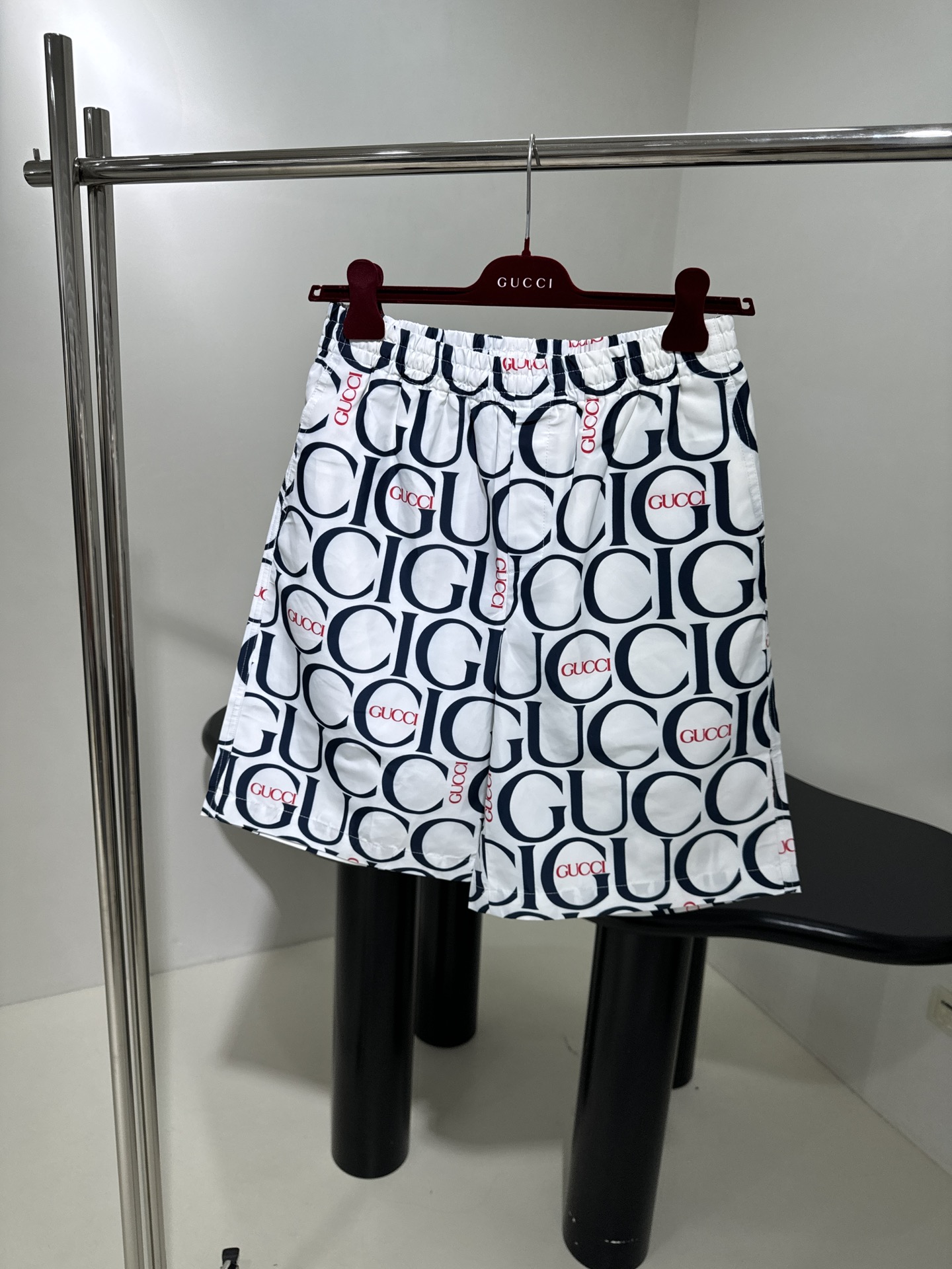 Luxury Travel-Inspired T-shirt Collection by Guccio for Spring and Summer. - 图片 4