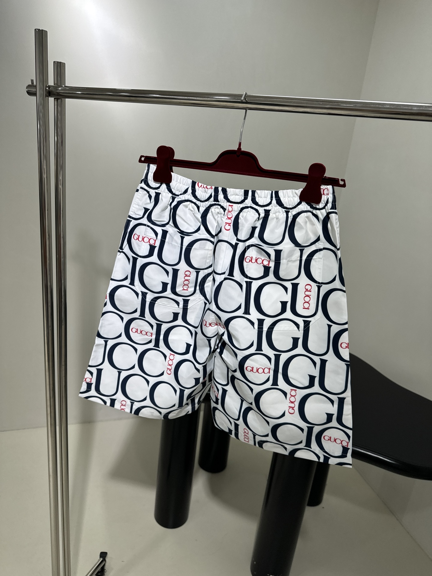 Luxury Travel-Inspired T-shirt Collection by Guccio for Spring and Summer. - 图片 5