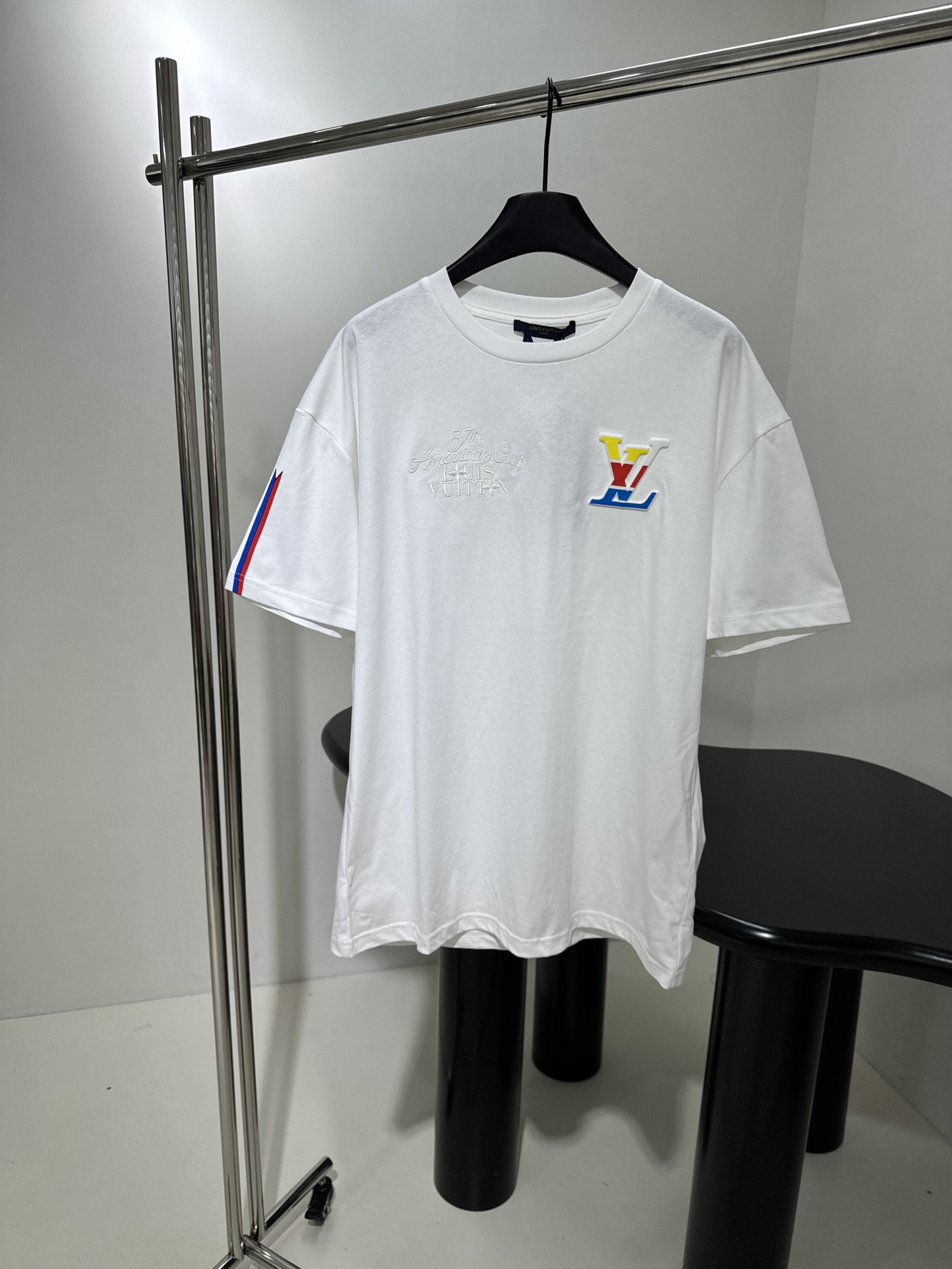 Louis Vuitton Abbigliamento T-Shirt Bianco Ricamo Unisex Cotone Lavorazione a maglia