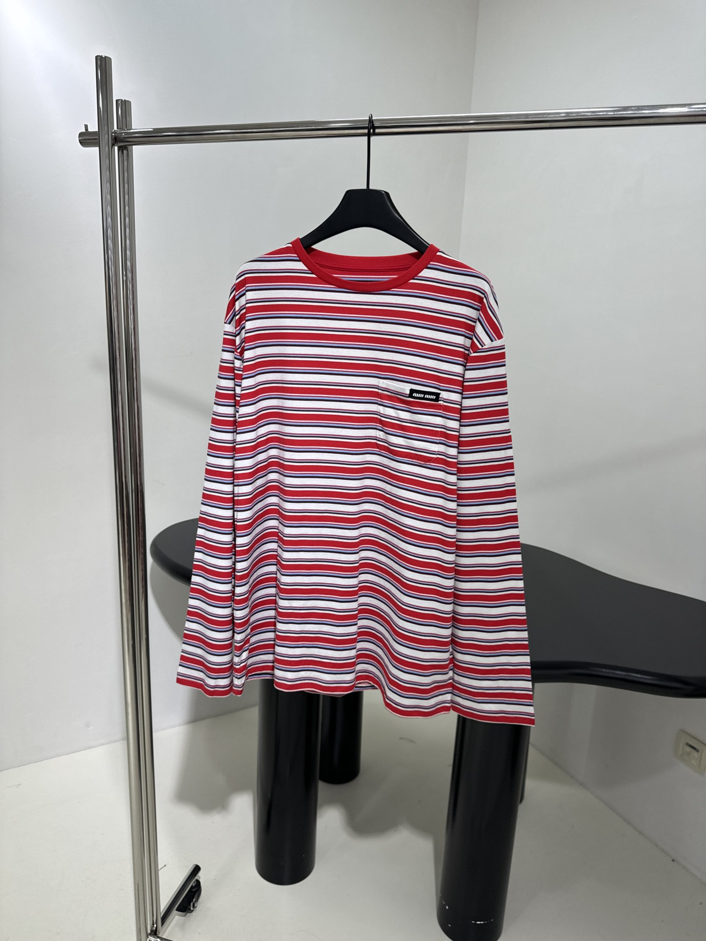 MiuMiu Alto
 Abbigliamento T-Shirt Rosso Ricamo Lavorazione a maglia Collezione Primavera/Estate Fashion Maniche lunghe