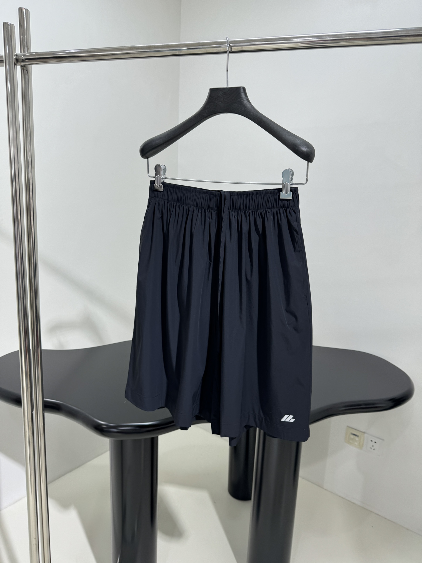 𝐵𝑎𝑙𝑒𝑛𝑐𝑖𝑎𝑔*新品ACTIVEWEAR弹力修身运动外套搭配休闲短裤
定制高密度网纹弹力尼龙面料
饰