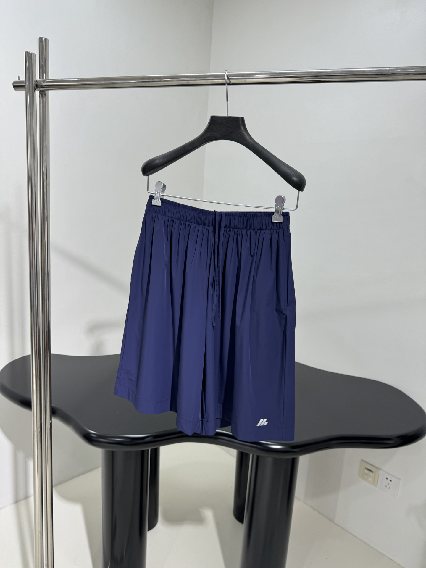 𝐵𝑎𝑙𝑒𝑛𝑐𝑖𝑎𝑔*新品ACTIVEWEAR弹力修身运动外套搭配休闲短裤
定制高密度网纹弹力尼龙面料
饰