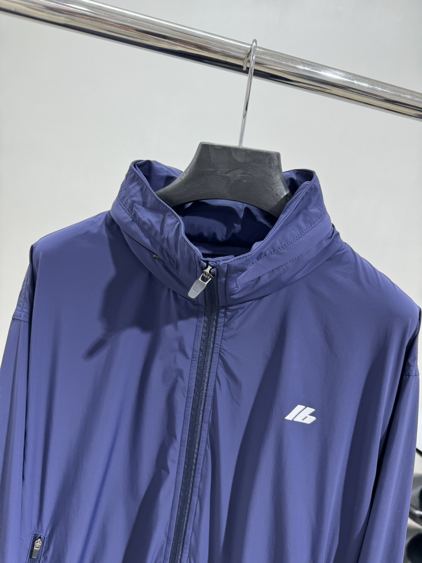 𝐵𝑎𝑙𝑒𝑛𝑐𝑖𝑎𝑔*新品ACTIVEWEAR弹力修身运动外套搭配休闲短裤
定制高密度网纹弹力尼龙面料
饰